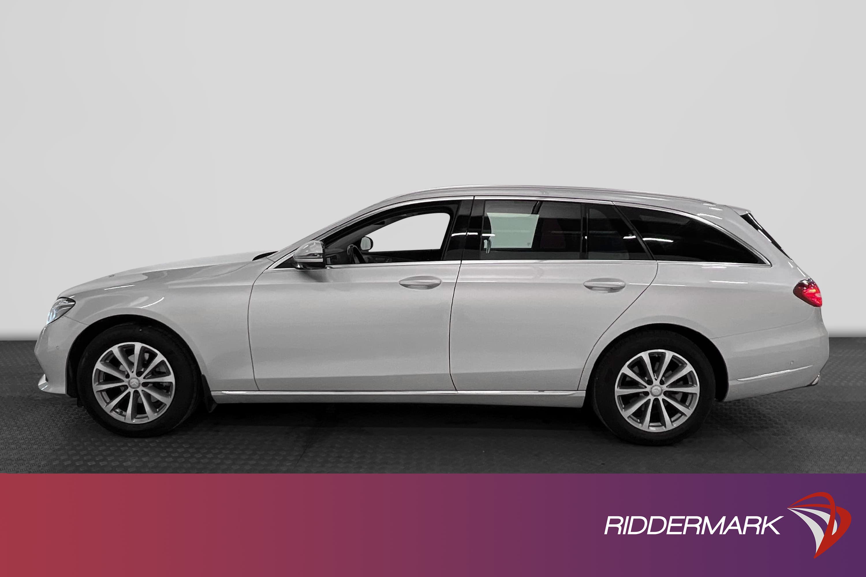 Mercedes-Benz E 220d 194hk Pano Burm Widescreen