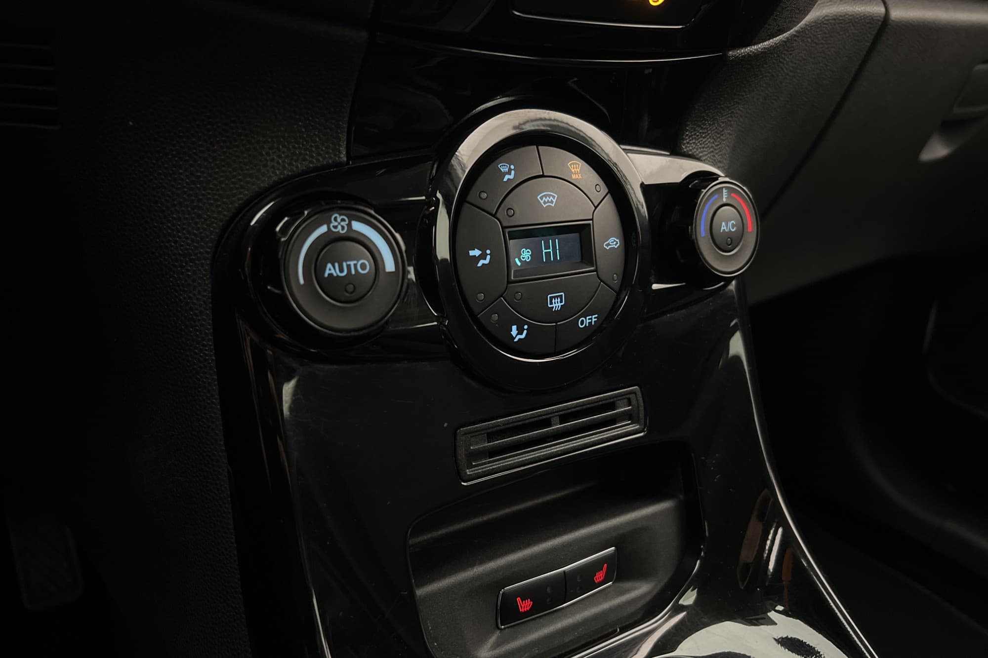 Ford Fiesta 1.0 EcoBoost 100hk Titanium Bluetooth Kamrembytt