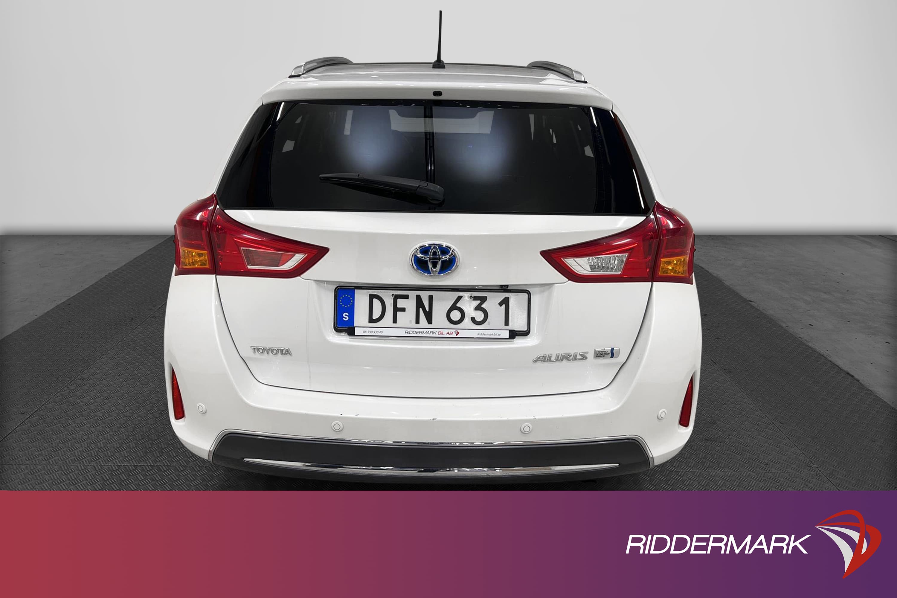 Toyota Auris Hybrid e-CVT 136hk Navi Pano B-Kam 0,40L/mil