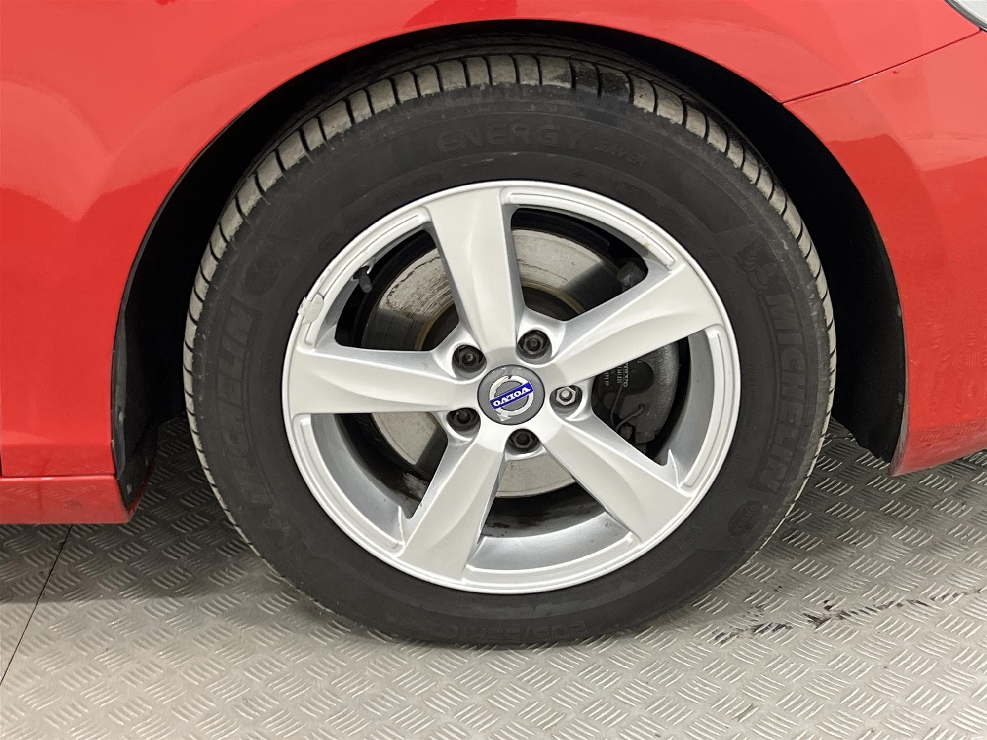Volvo V40 T2 122hk Kinetic P-Sensorer Låg Skatt Få Brukare