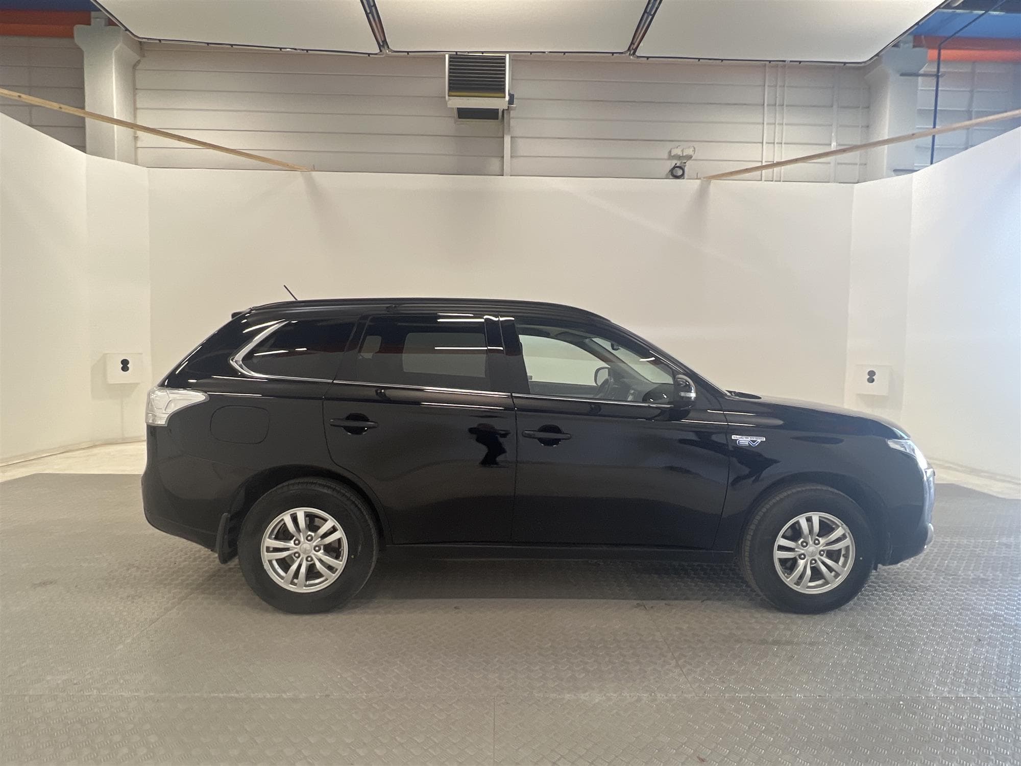 Mitsubishi Outlander P-HEV 2.0 Hybrid 4WD 203hk B-Kam Drag