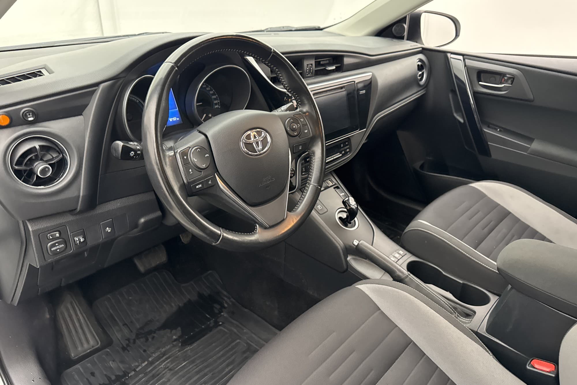 Toyota Auris Hybrid e-CVT 136hk Active Kamera Farthållare