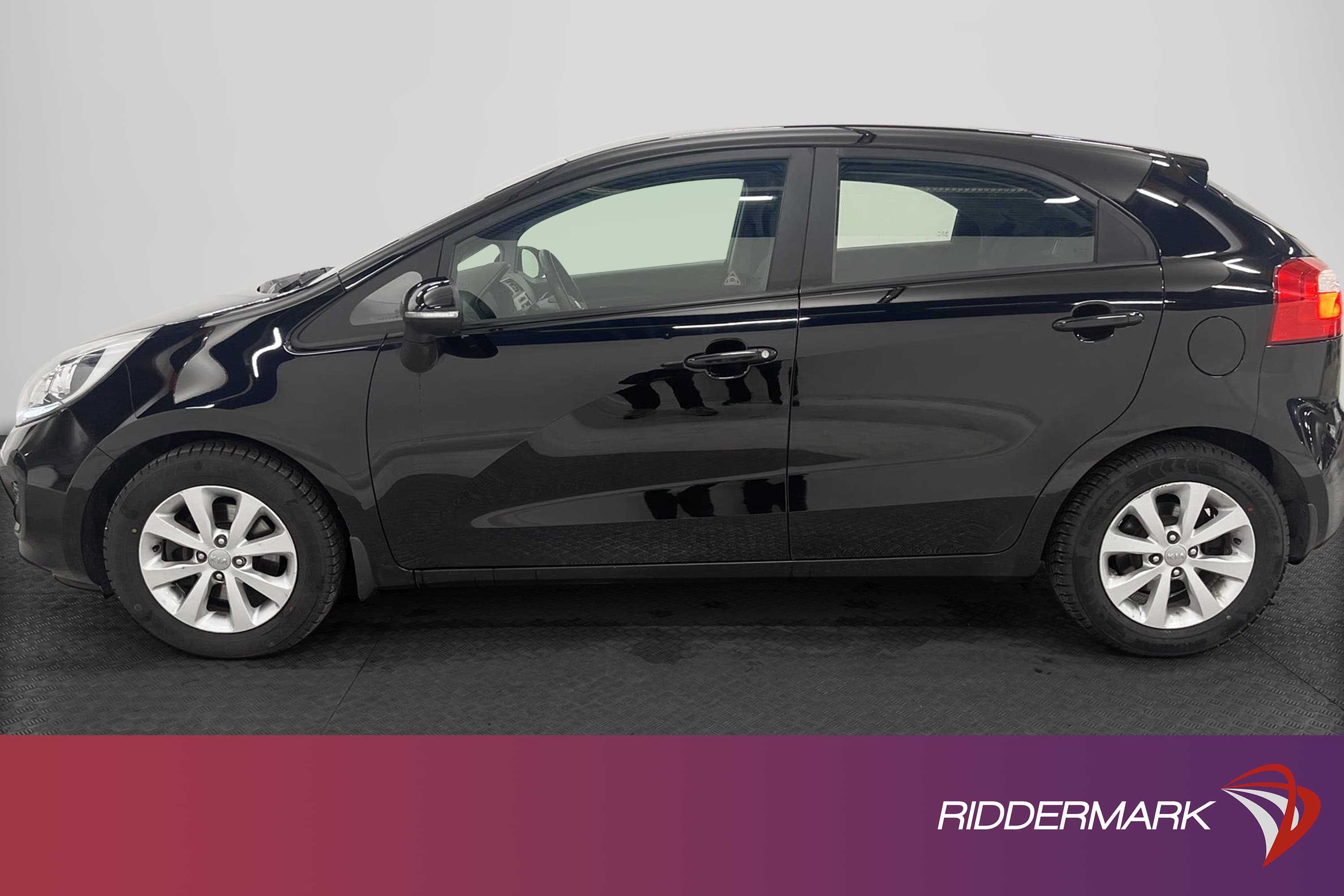 Kia Rio 1.4 109 hk Nyservad Låg Skatt