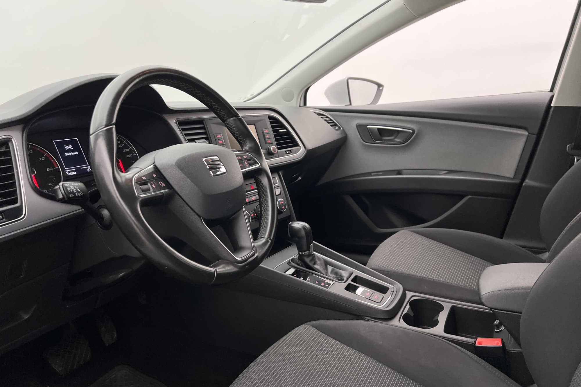 SEAT Leon ST 1.2 TSI 110hk Style Drag P-Sensorer Farthållare