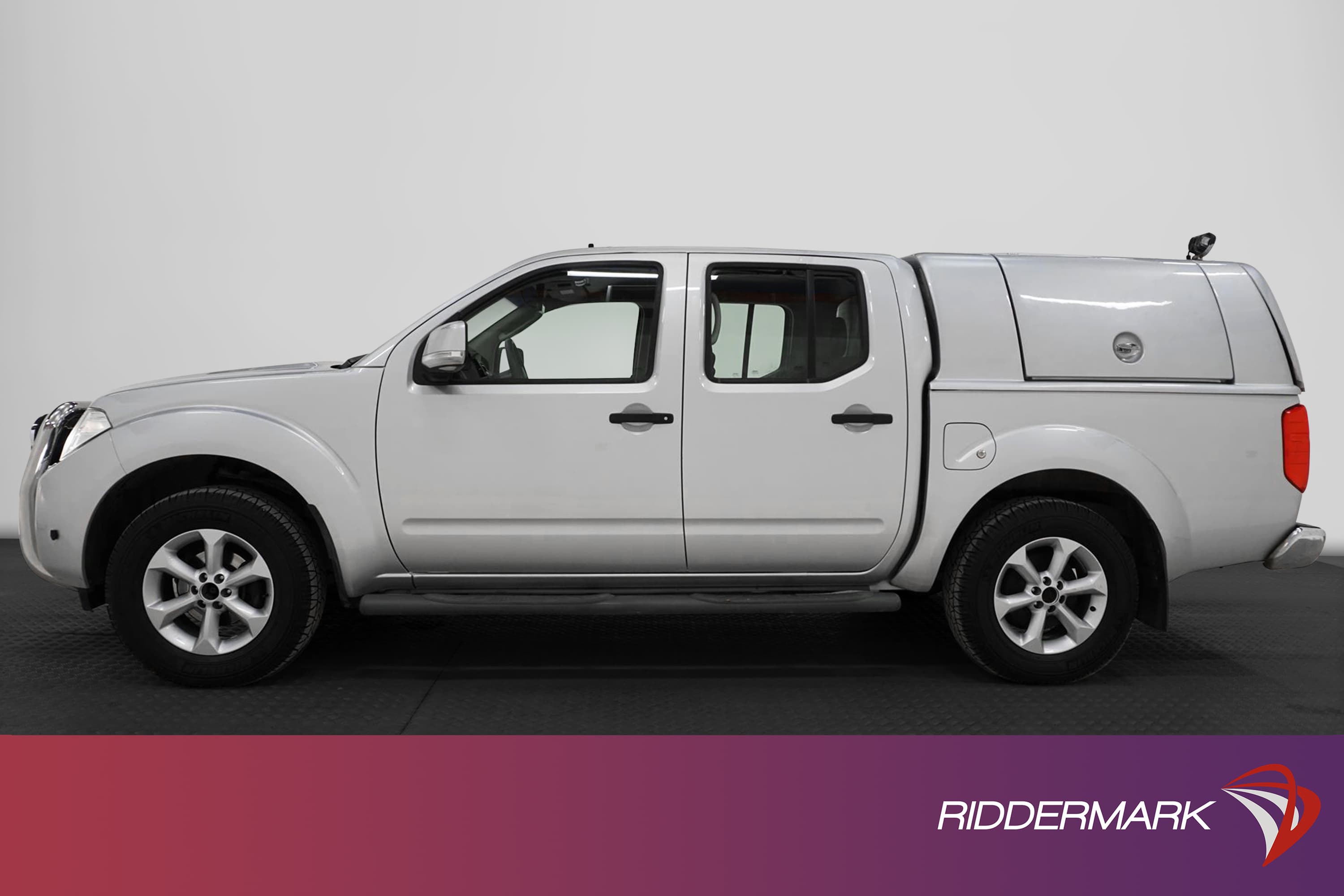 Nissan Navara 2.5dCi Automat Kamera Dragkrok Värmare Moms