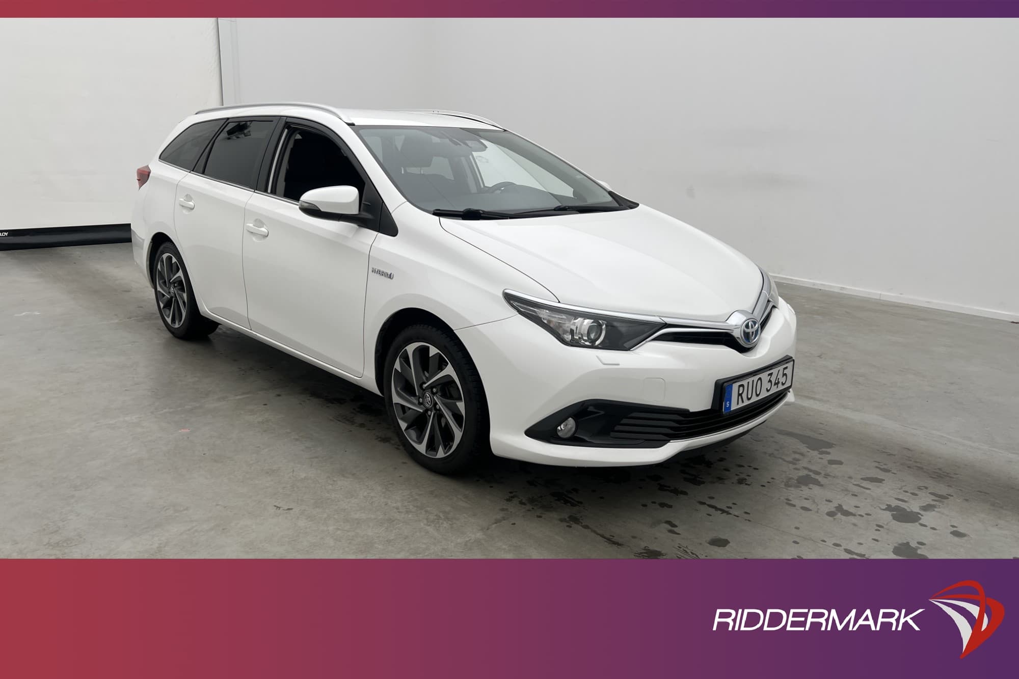 Toyota Auris Touring Hybrid 136hk