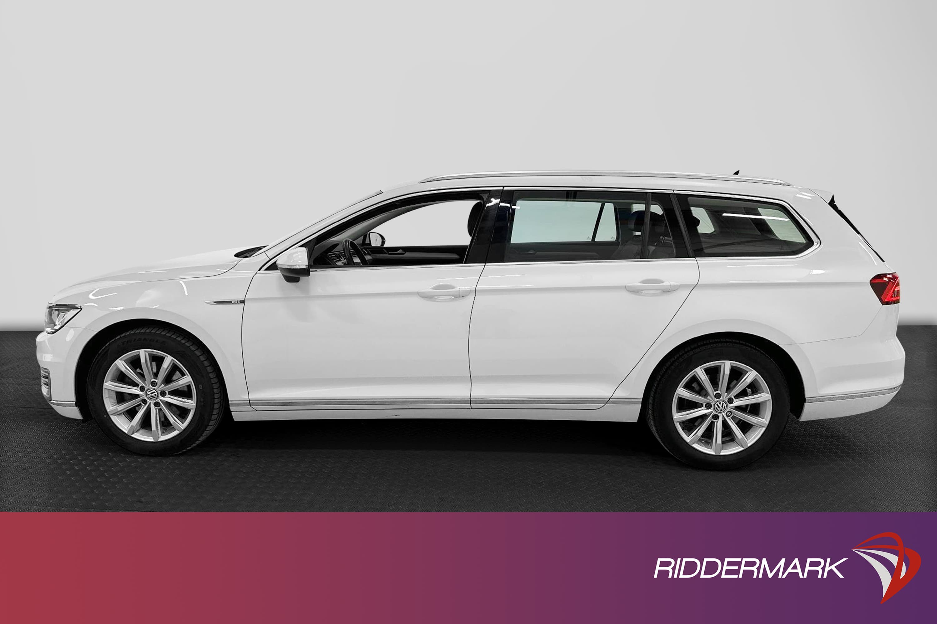 Volkswagen Passat GTE 218hk