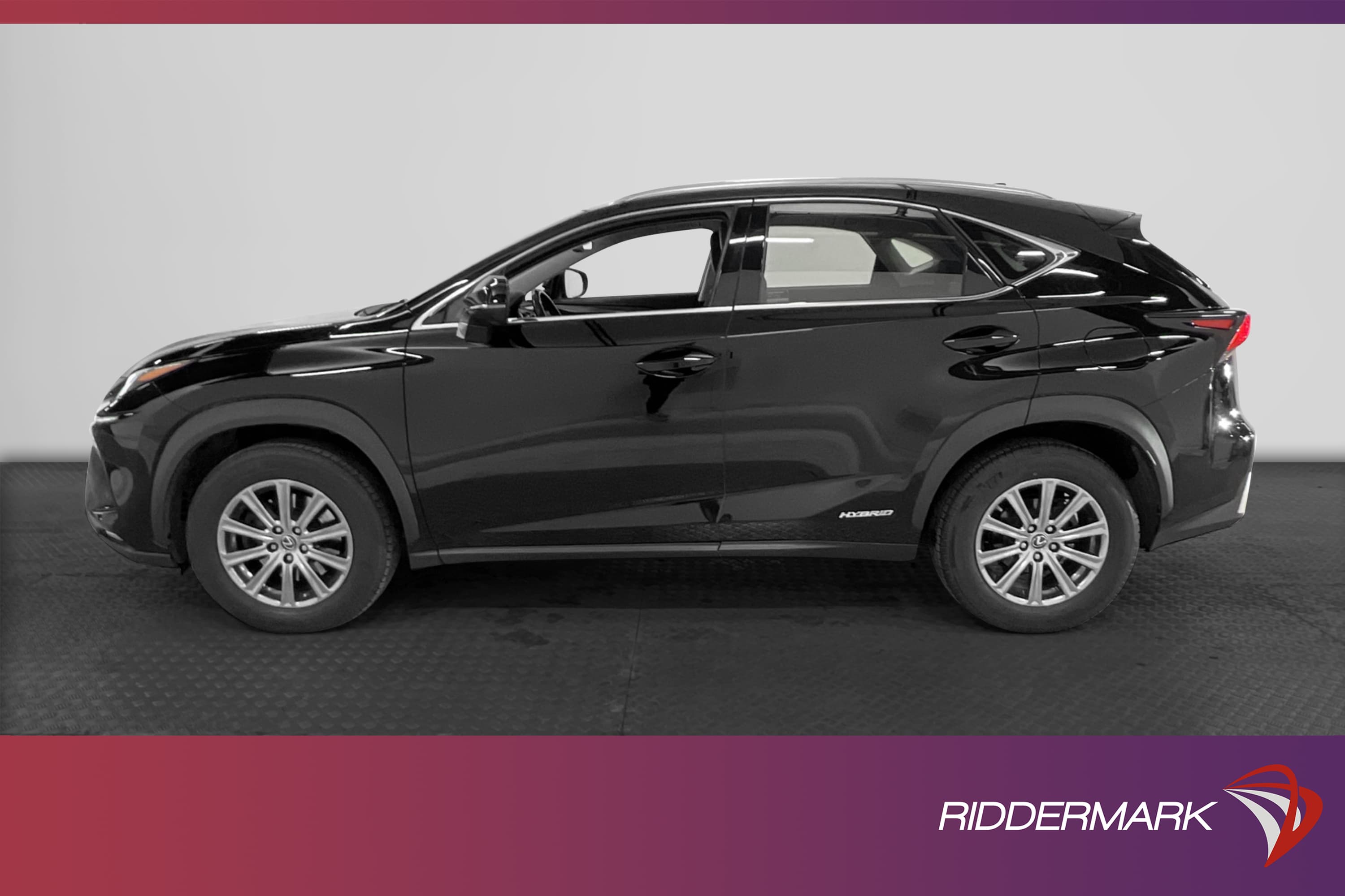 Lexus NX 300h AWD 2.5 AWD E-CVT 197hk