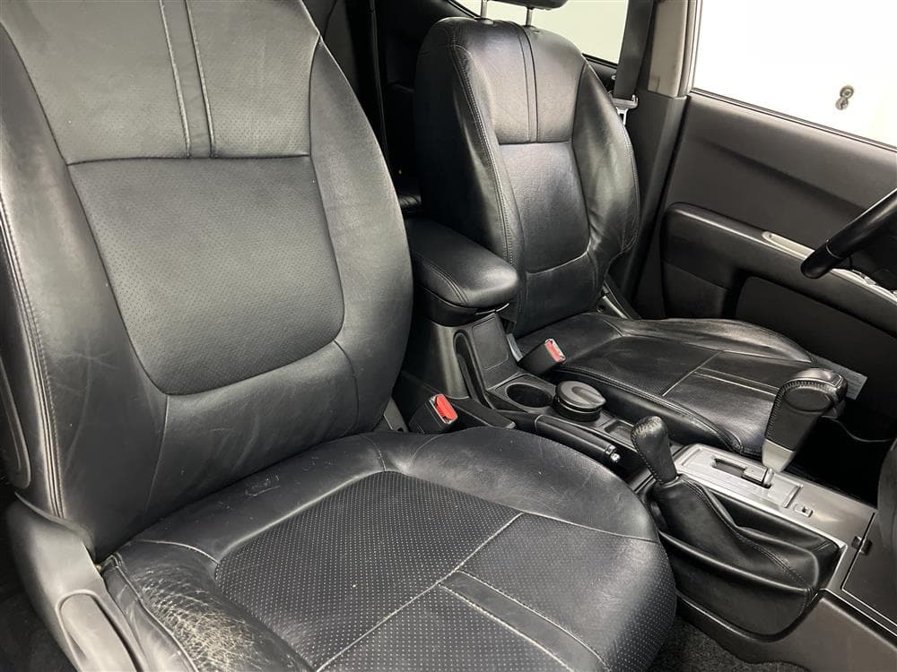 Mitsubishi L200 2.5 DI-D Aut 178hk Drag Kåpa interiör