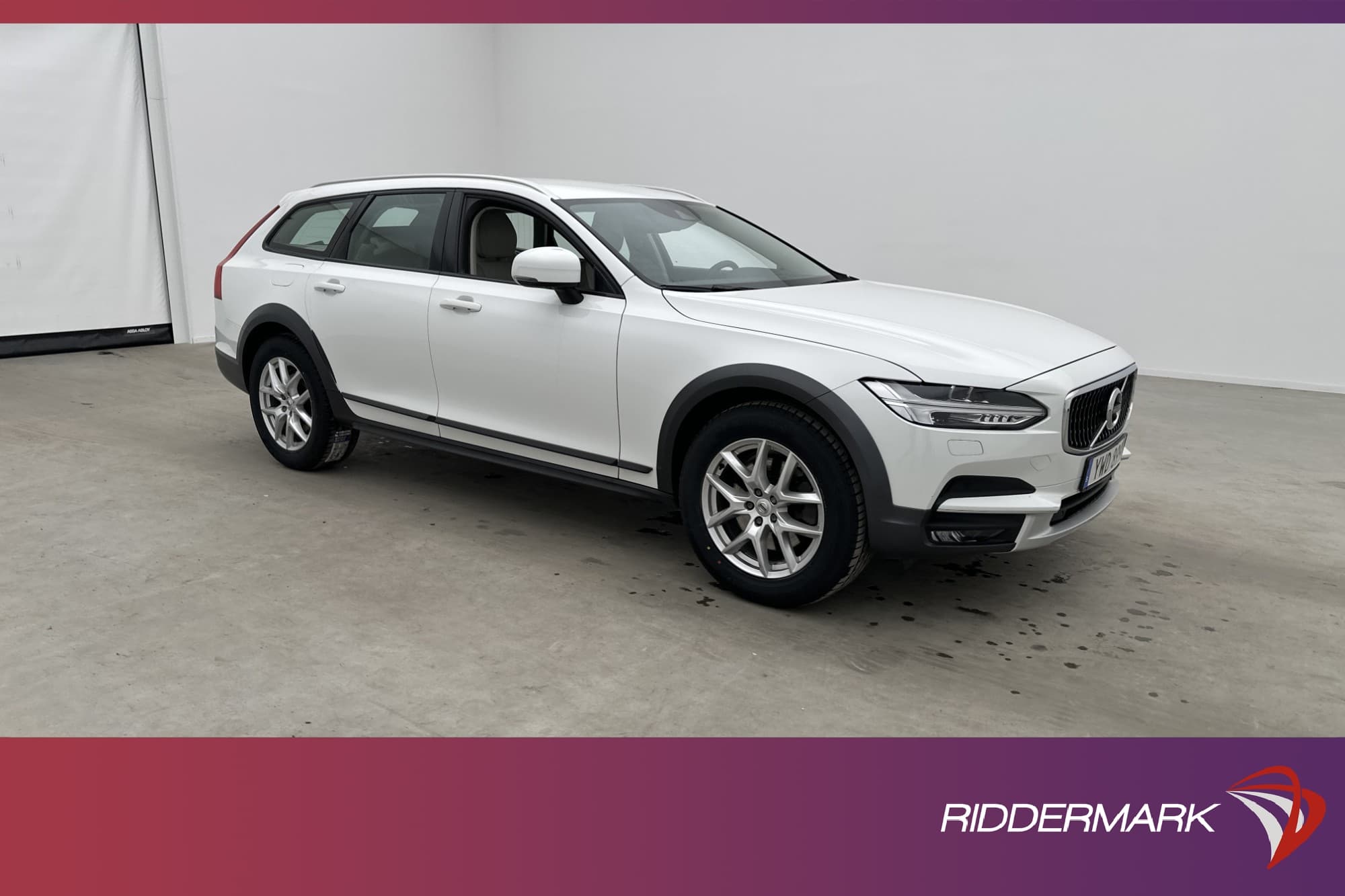 Volvo V90 Cross Country