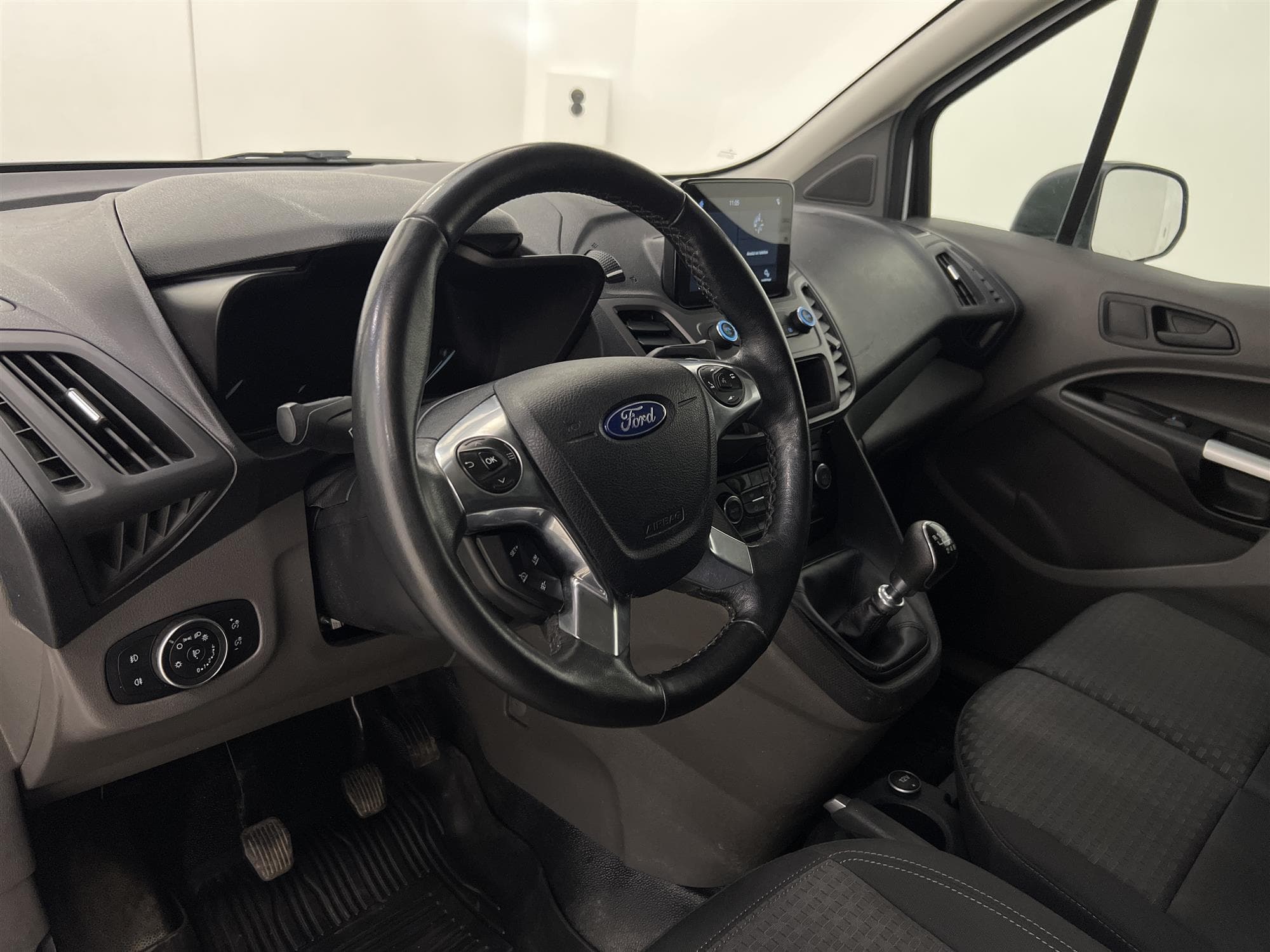 Ford Transit Connect 120hk LWB Drag Kamera Värmare Moms 