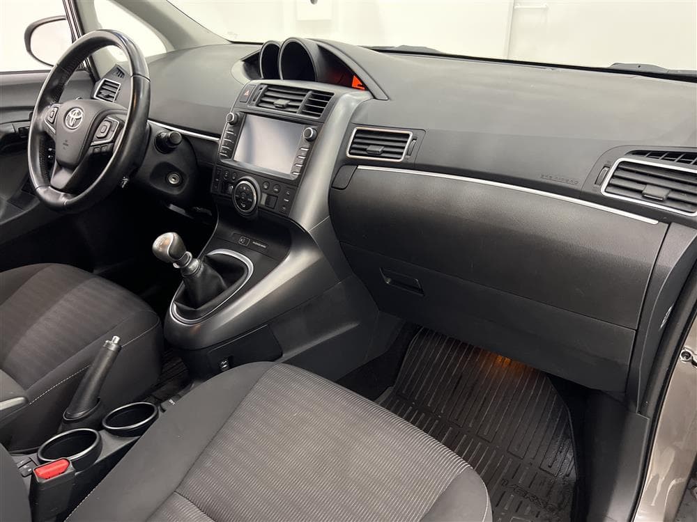 Toyota Verso VVT-i 1.8 147hk 7 Sits B-Kam Navi L-Assist 
