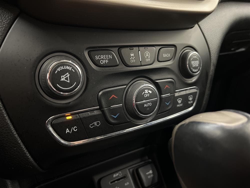 Jeep Cherokee 2.0 CRD AWD Limited Skinn B-Kam Navi 0,58l/milinteriör