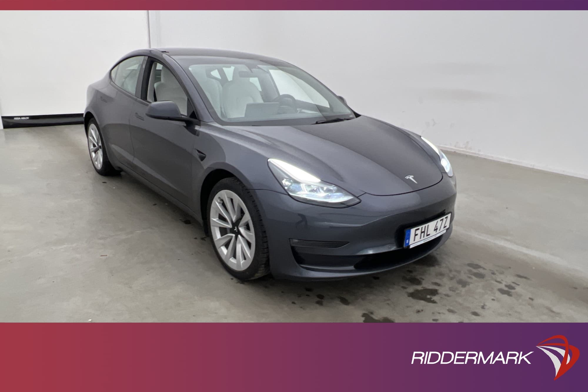 Tesla Model 3 Long Range AWD Svensksåld Ljus interiör AP
