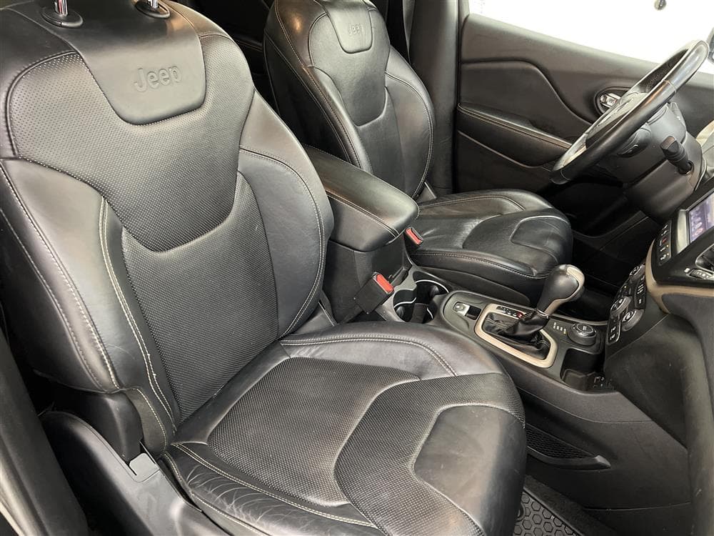Jeep Cherokee 2.0 CRD AWD Limited Skinn B-Kam Navi 0,58l/milinteriör