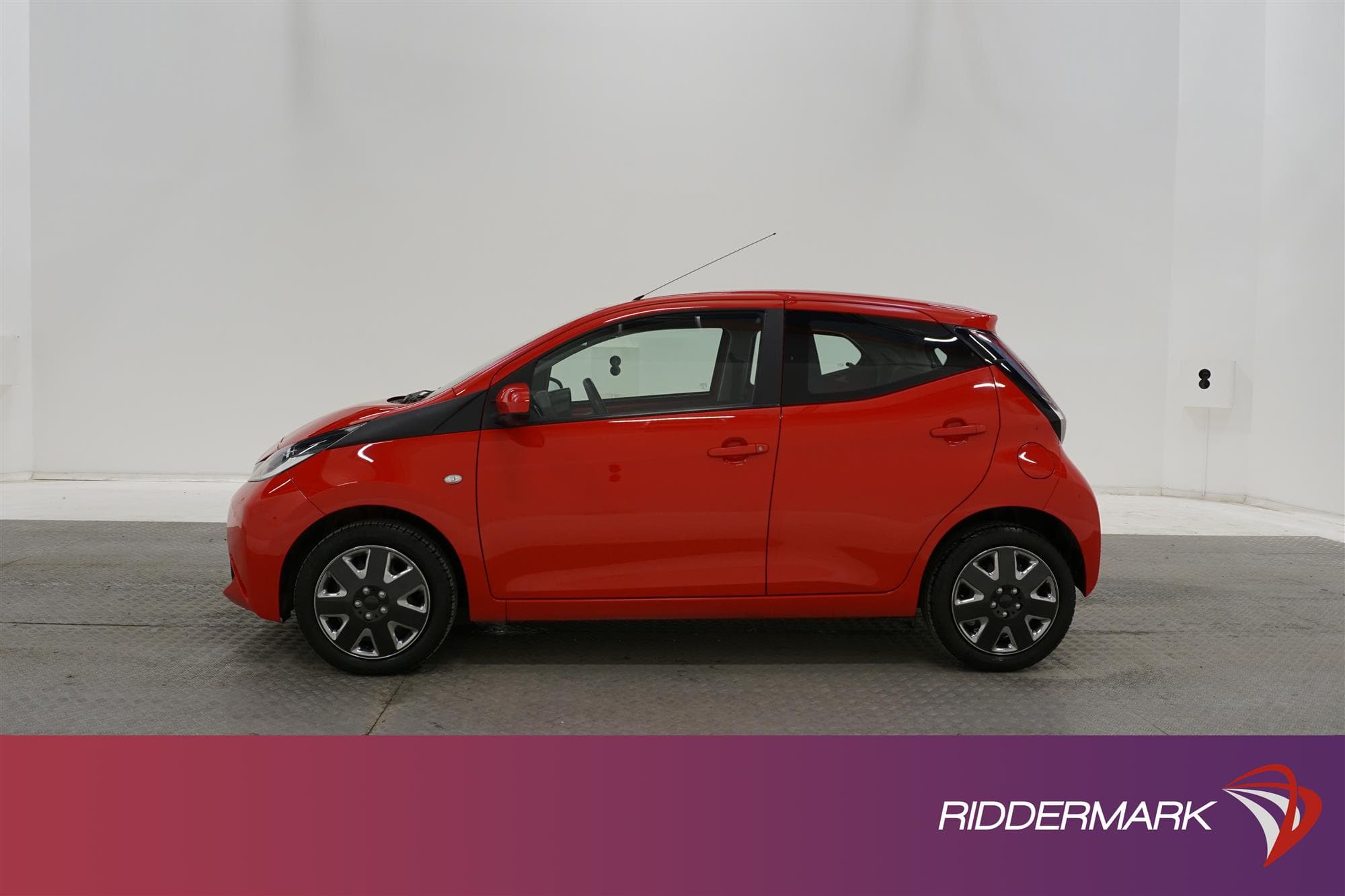 Toyota Aygo 1.0 VVT-i 69hk  Välservad Lane Assist 0,43L/mil