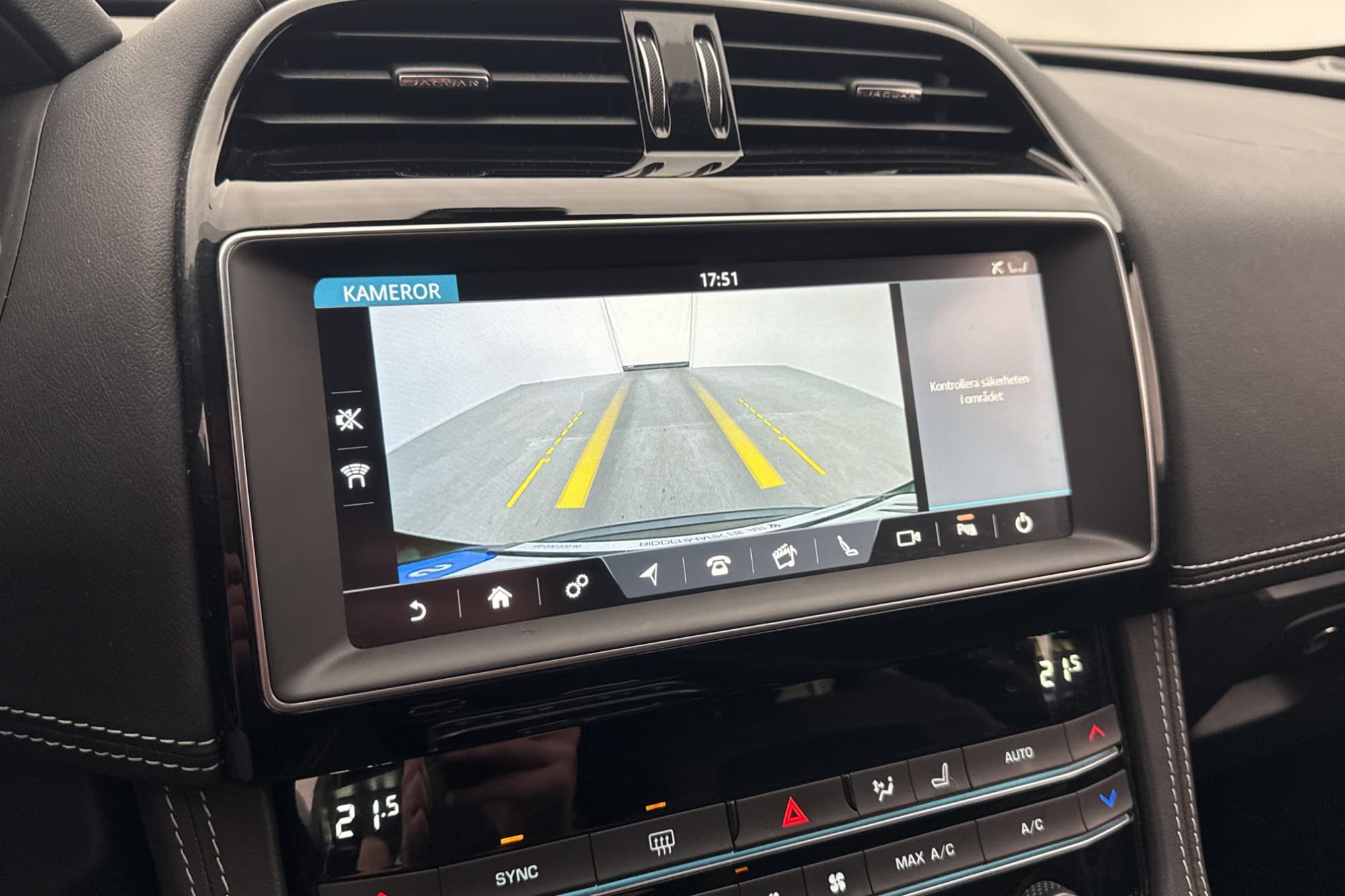 Jaguar F-Pace 20d AWD 180hk R-Sport Kamera Cockpit CarPlay
