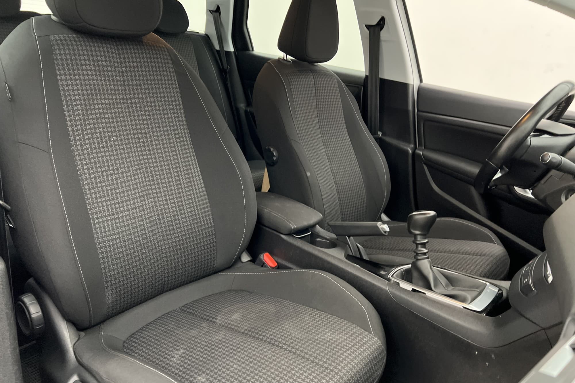Peugeot 308 SW 102hk Active M&K-värme P-sensorer Farthållare