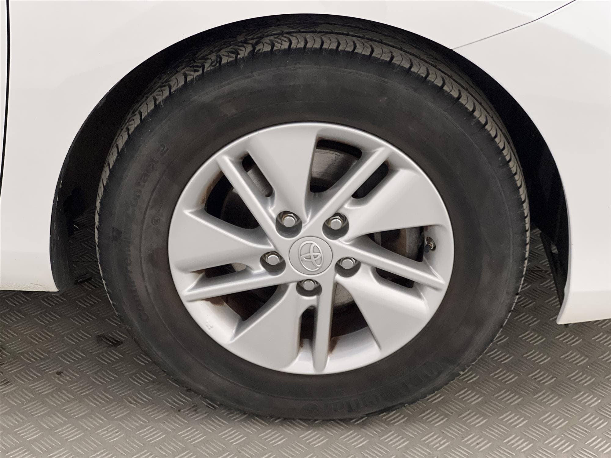 Toyota Auris Hybrid e-CVT 136hk B-Kam 0,37L/mil