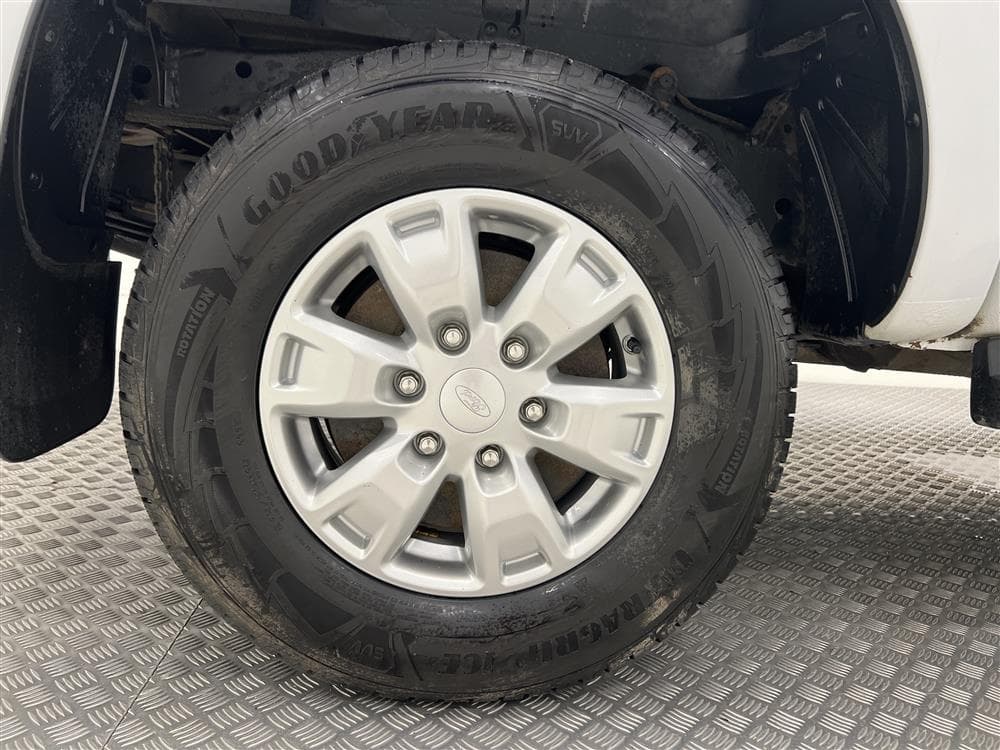 Ford Ranger 2.0 TDCi 4WD 170hk Värmare Dragkrok Moms interiör
