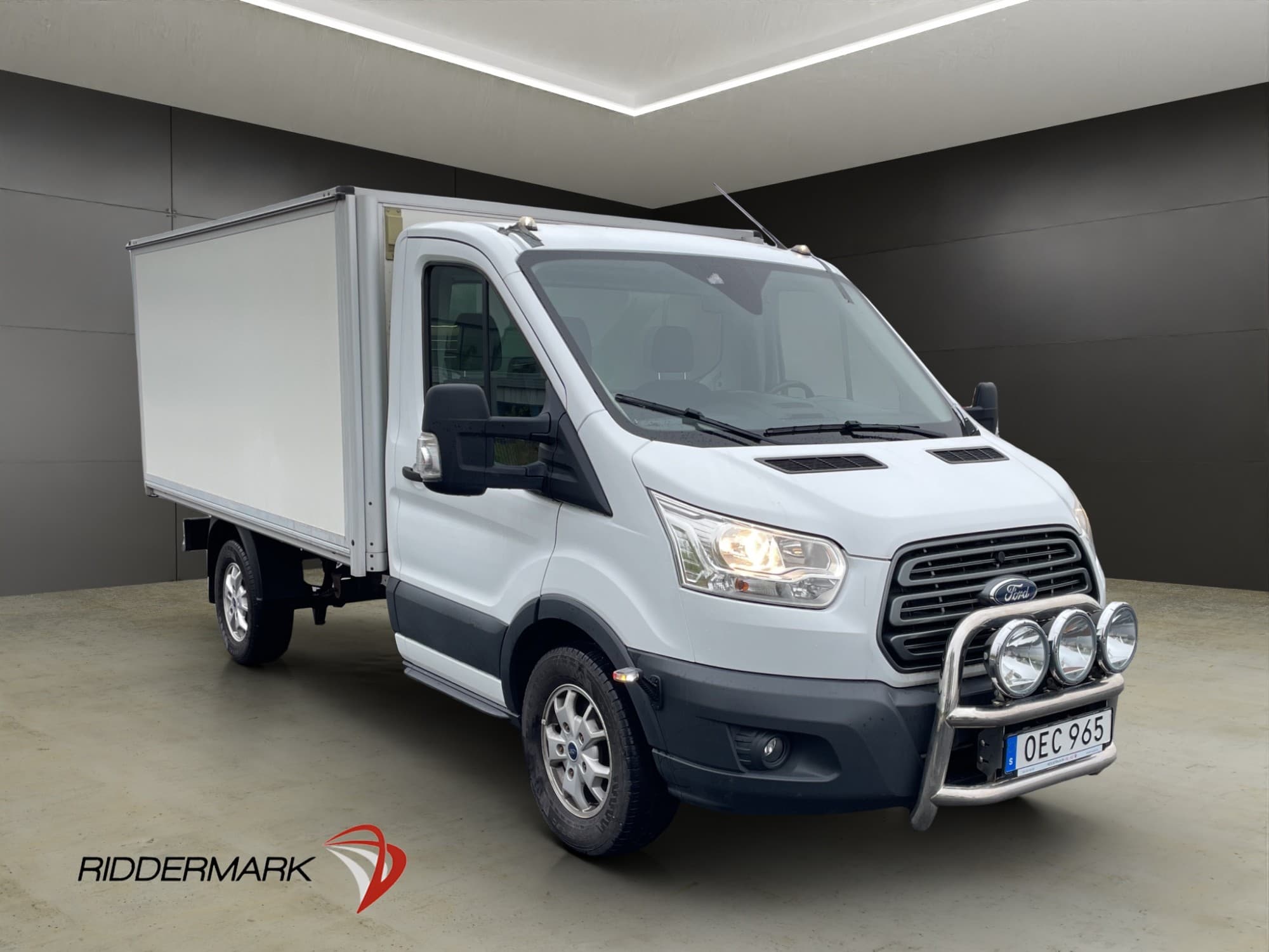 Ford Transit 350 FLAKBIL Värmare Dragkrok FLOBY KÅPA Moms