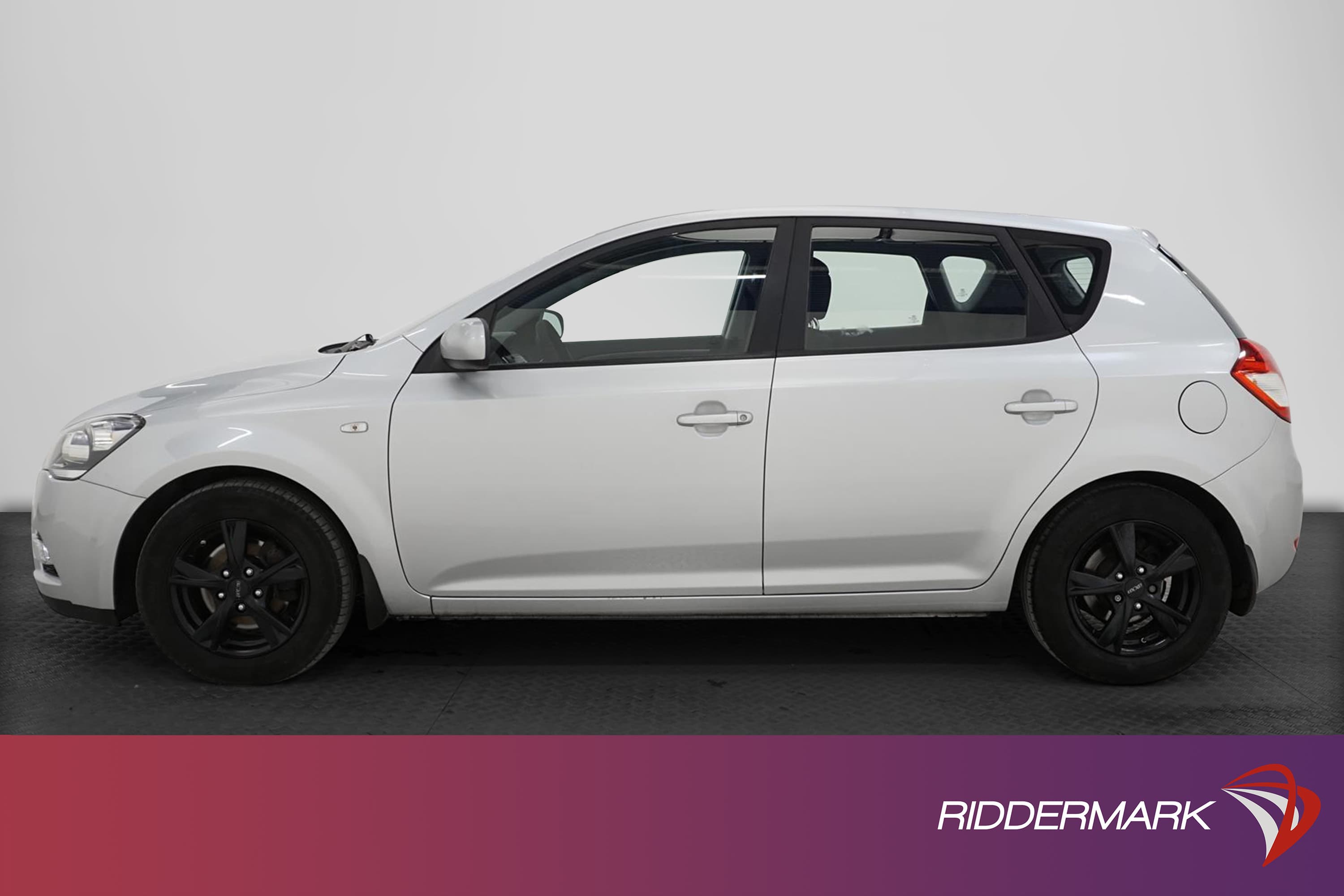 Kia Ceed 1.4 CVVT 90hk M-Värm Nyserv 822kr Skatt 0,49L/mil