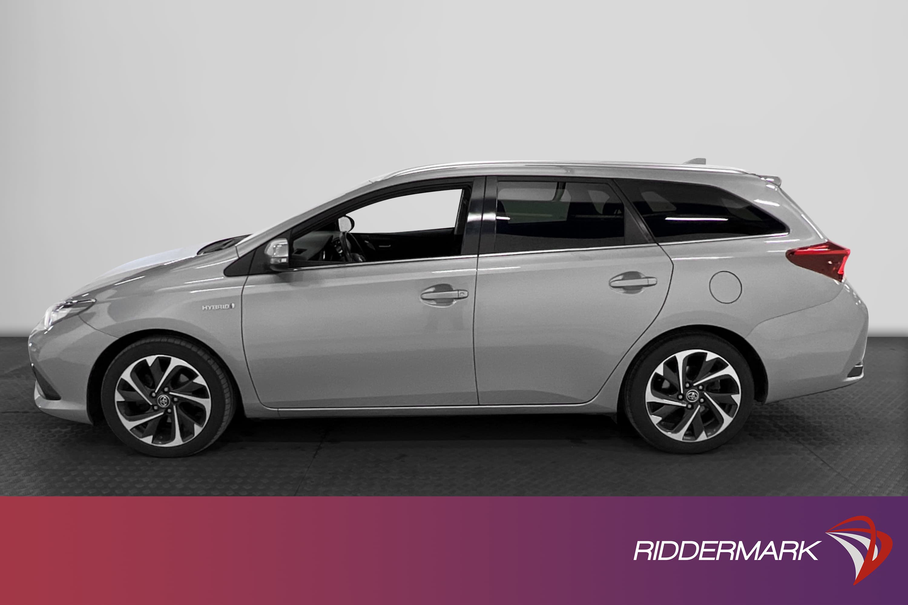 Toyota Auris TS Hybrid e-CVT 136hk