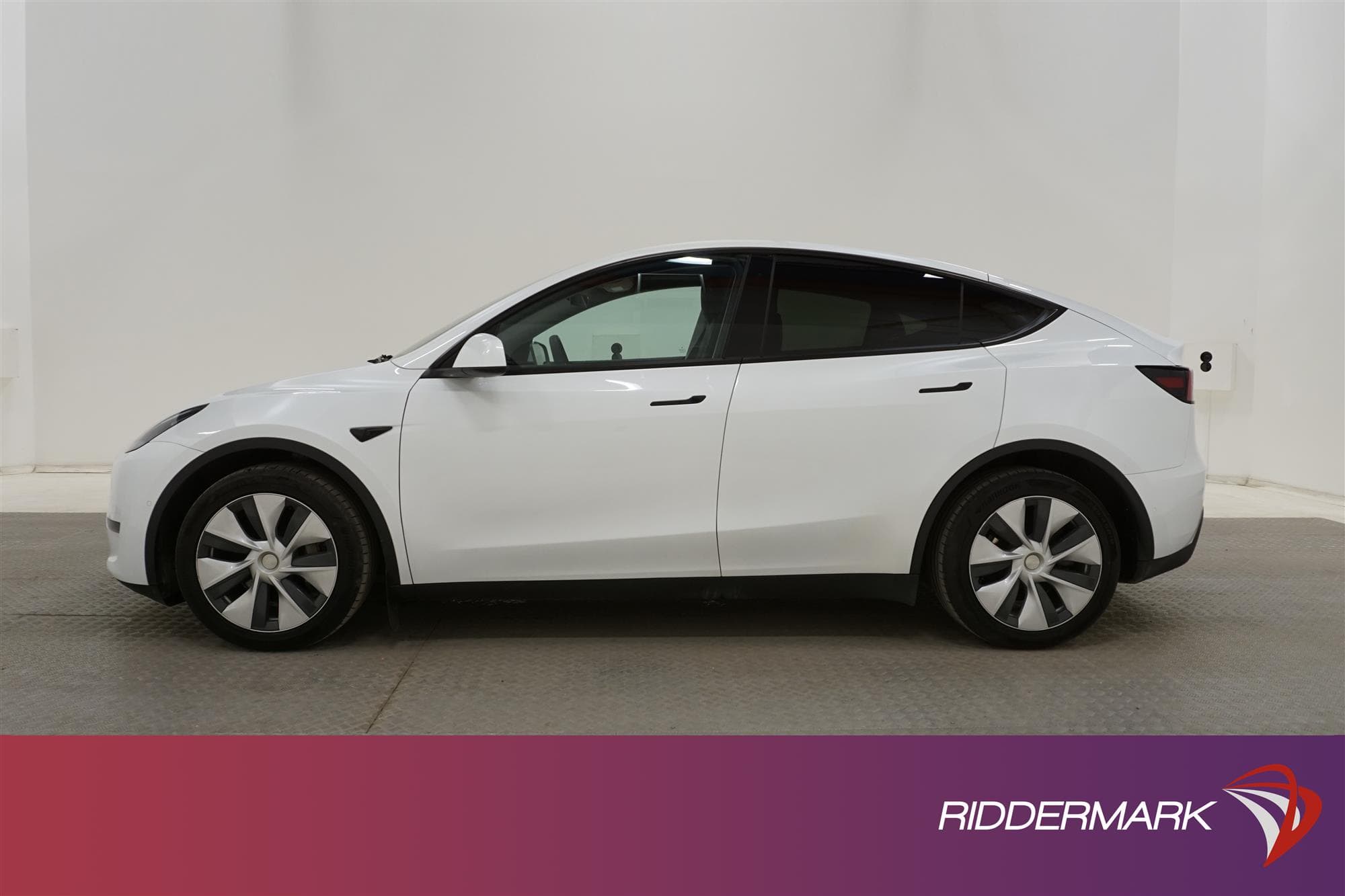 Tesla Model Y Long Range AWD 345hk