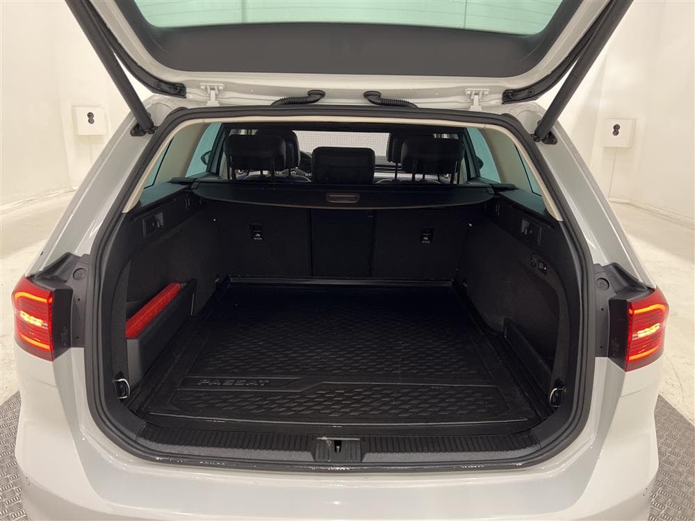 Volkswagen Passat GTE 218hk Executive Business Drag Skinninteriör