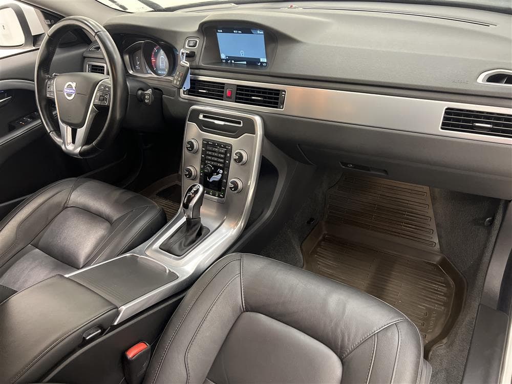 Volvo V70 D4 181hk Summum D-Värm Skinn BLIS VoC 0,45l/milinteriör
