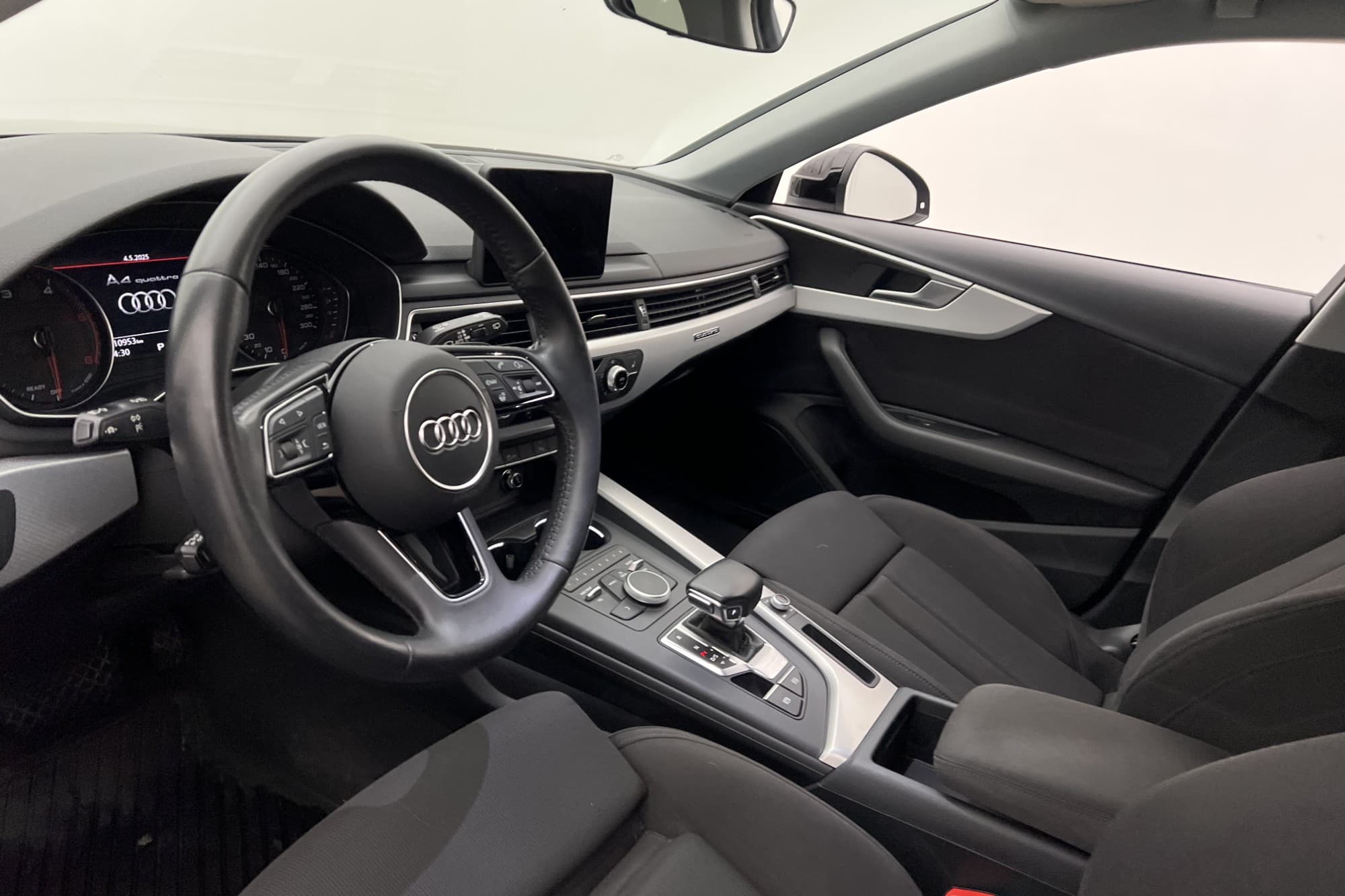 Audi A4 40 TDI Q Proline Värmare Drag Kamera Rattvärme