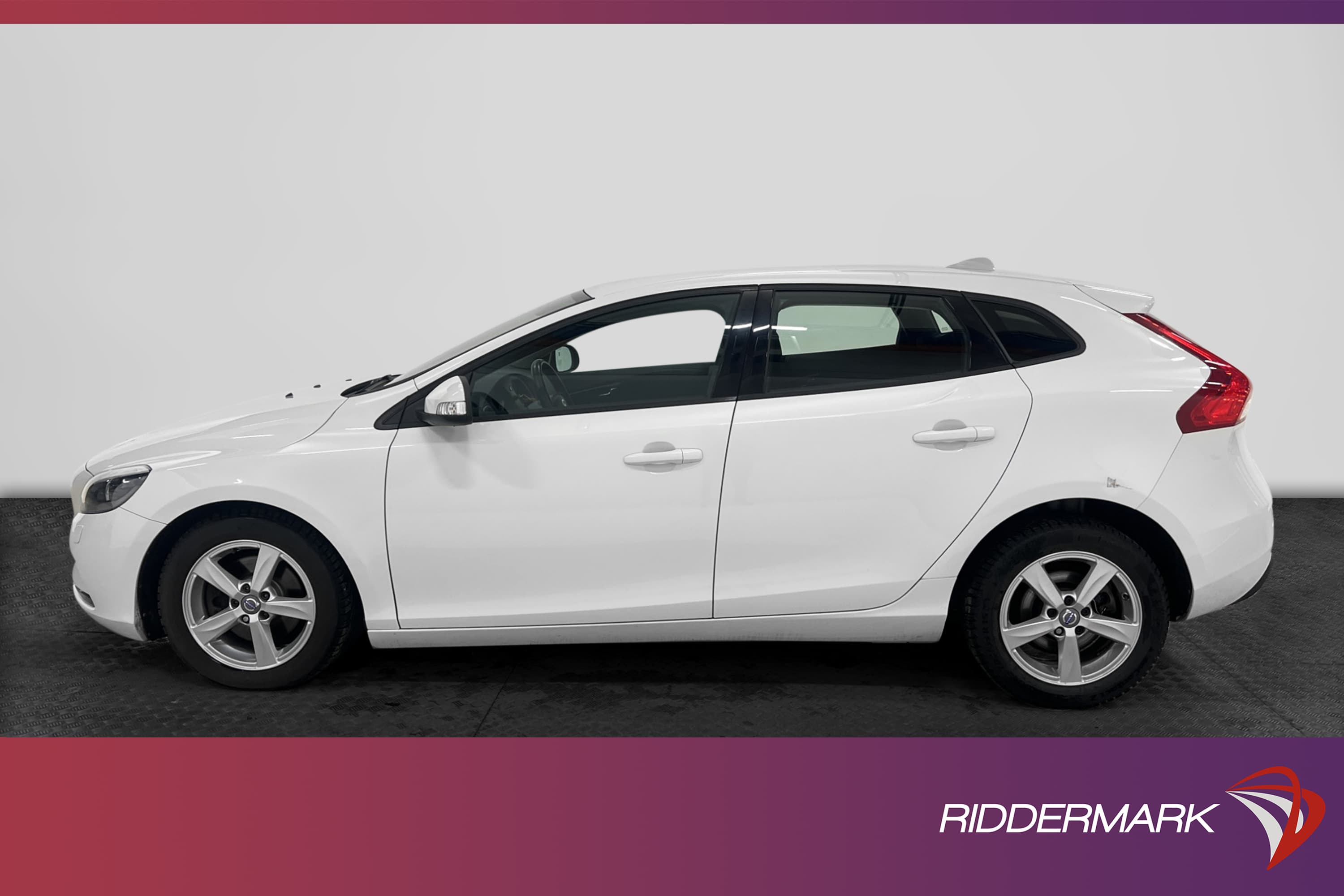 Volvo V40 T2 122hk