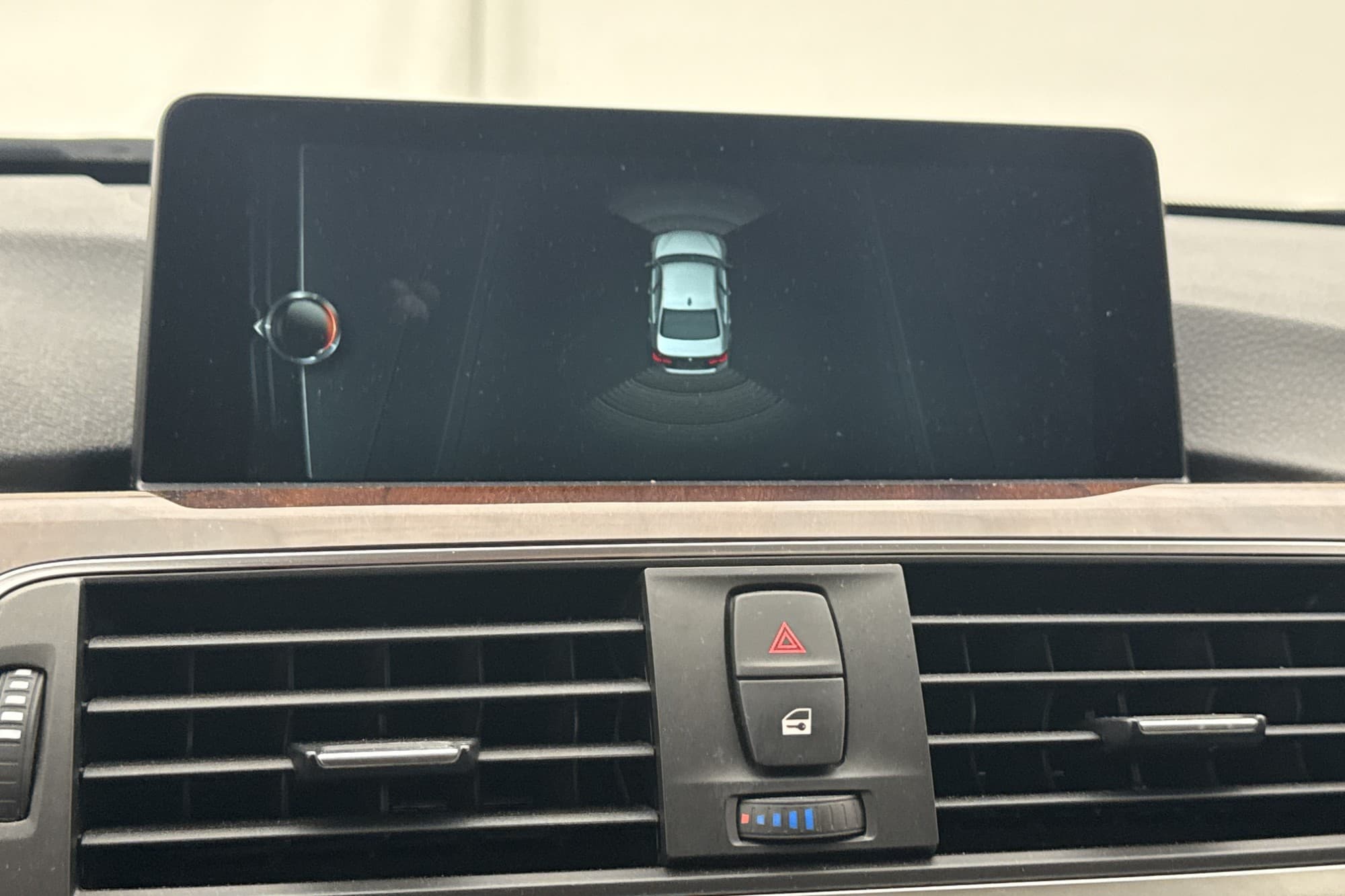BMW 330 i Sedan 252hk Luxury Line Navigation Skinn Sensorer