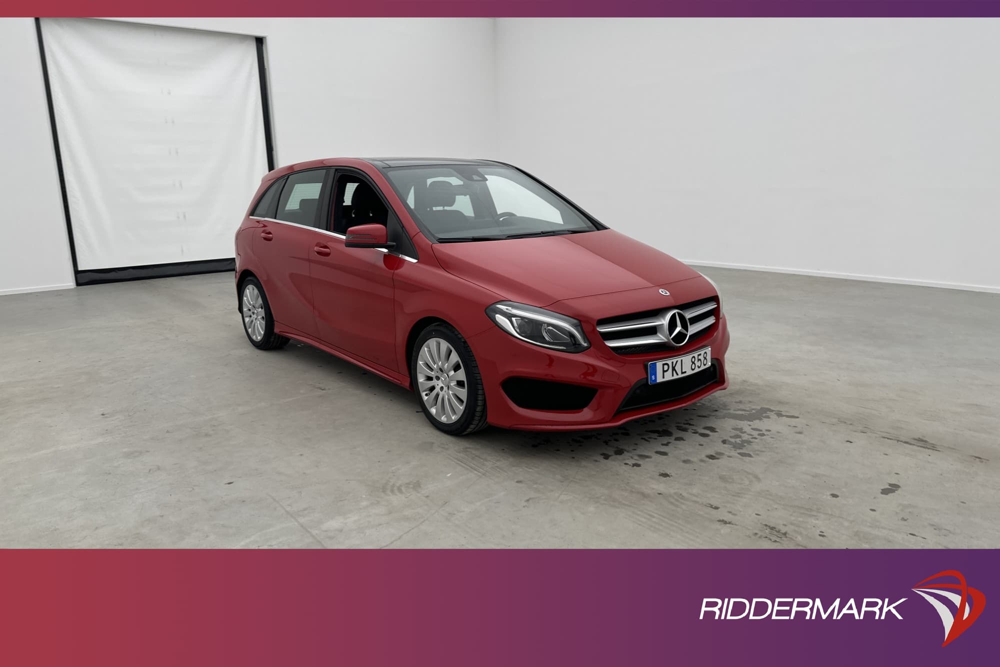 Mercedes-Benz B 180