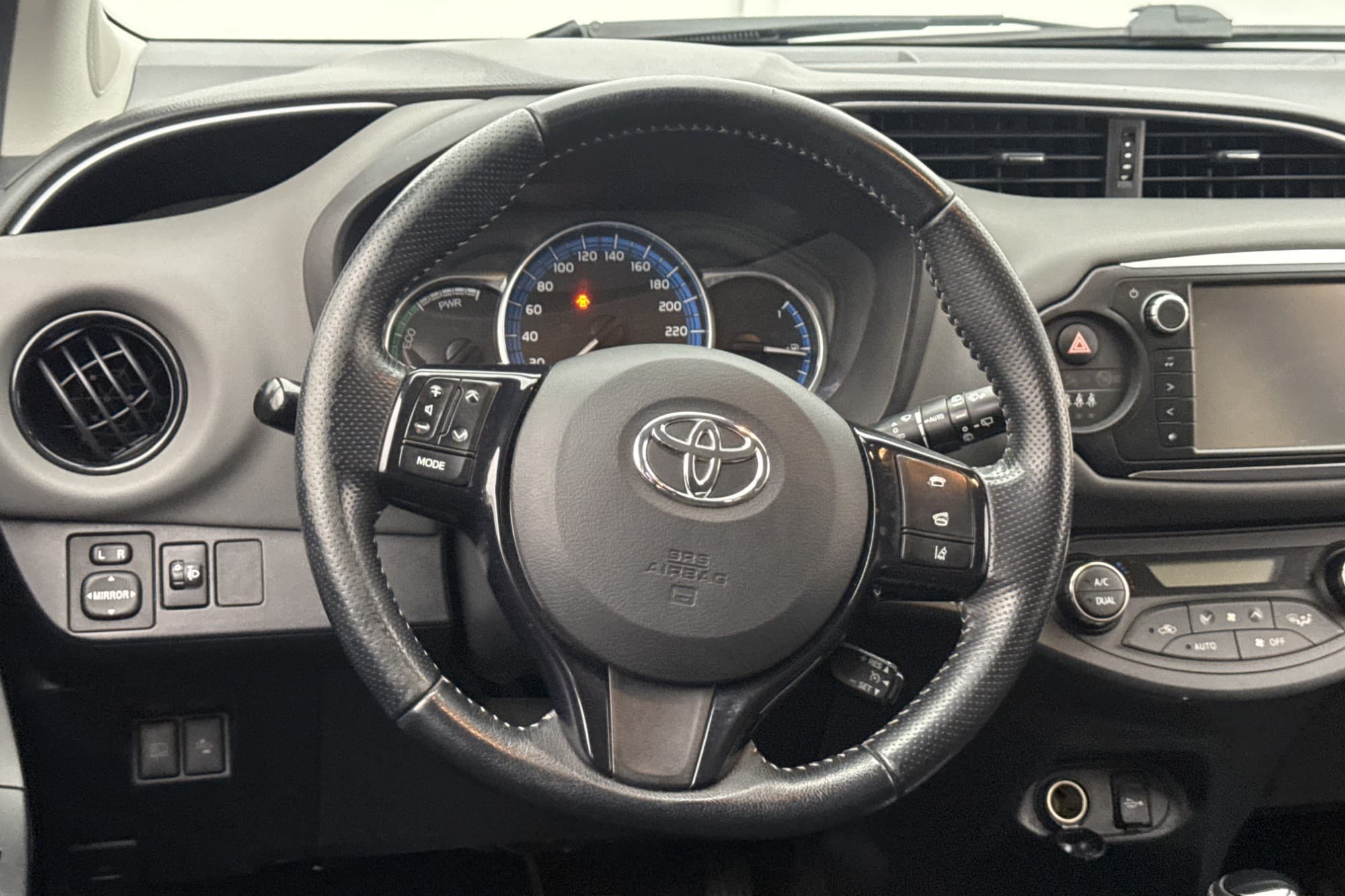 Toyota Yaris Hybrid e-CVT 101hk Active Backkamera