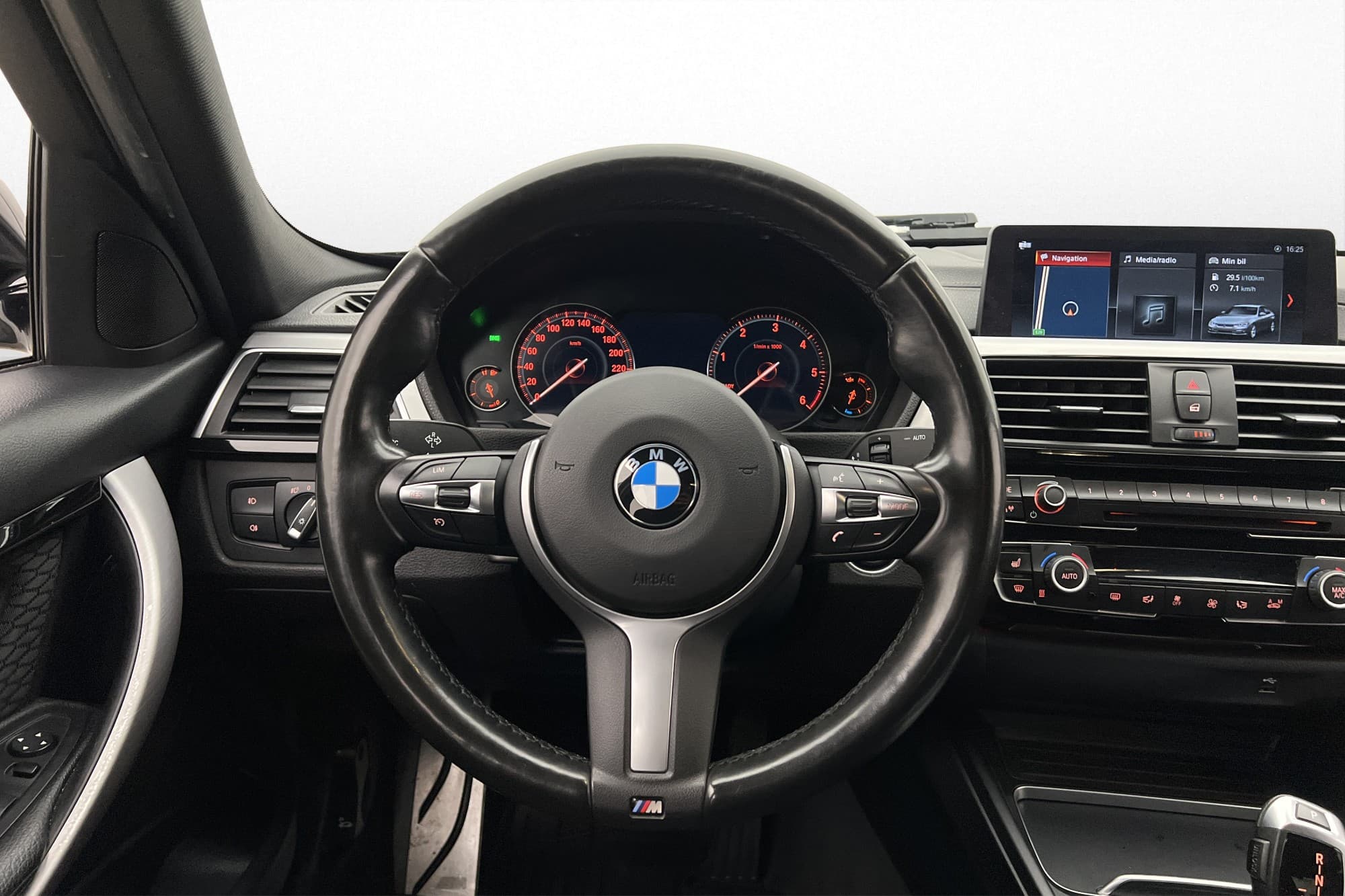 BMW 320 d xDrive M Sport Sportstolar Navi P-Sensorer LED