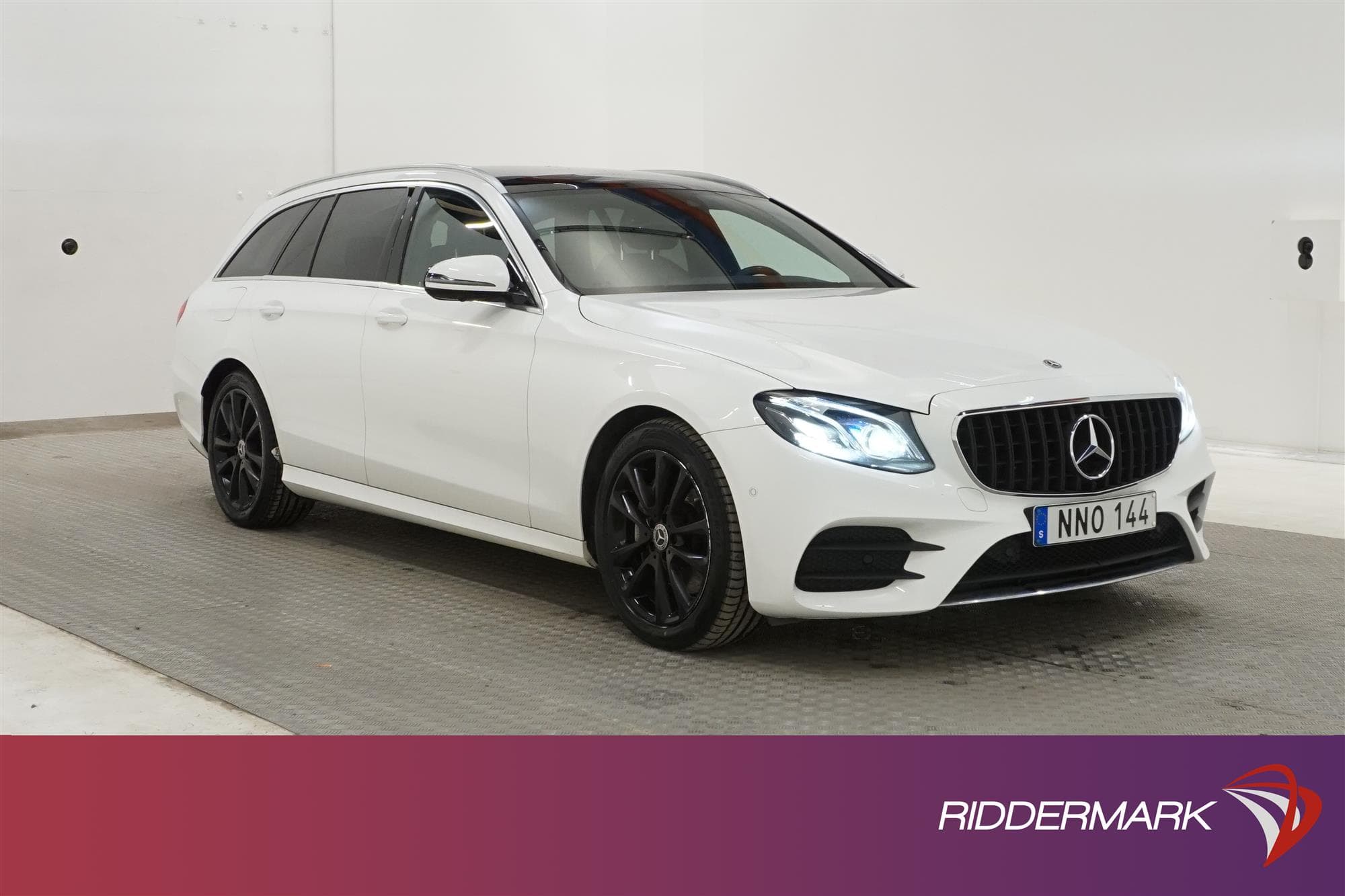 Mercedes-Benz E 220 T d 194hk AMG Pano Burmester 360° HUD