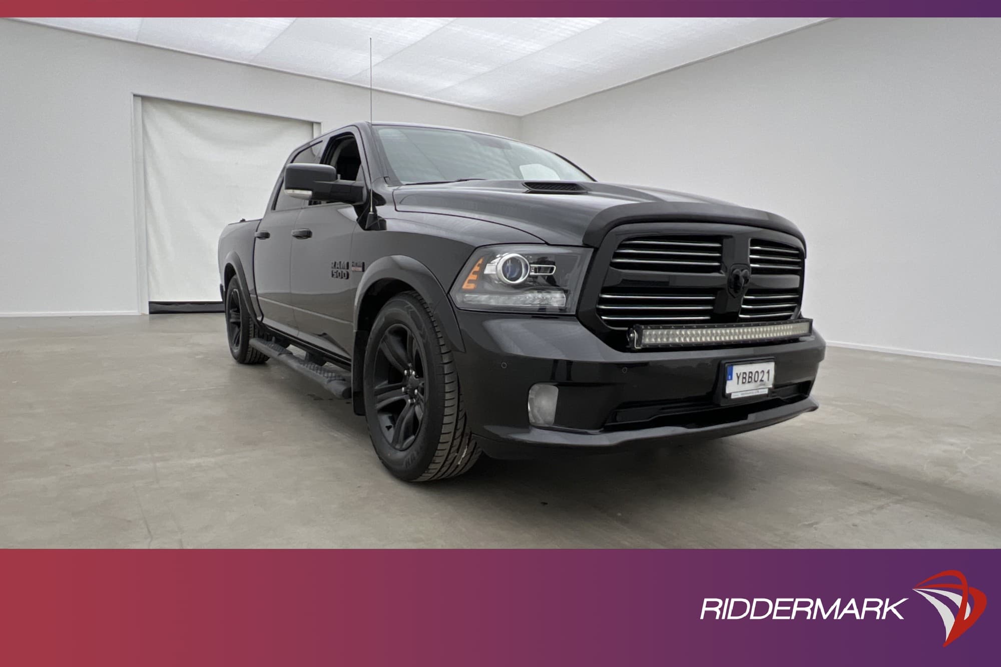 Dodge RAM Sport 4x4 Luftfjädring Drag Skinn Alpine Taklucka