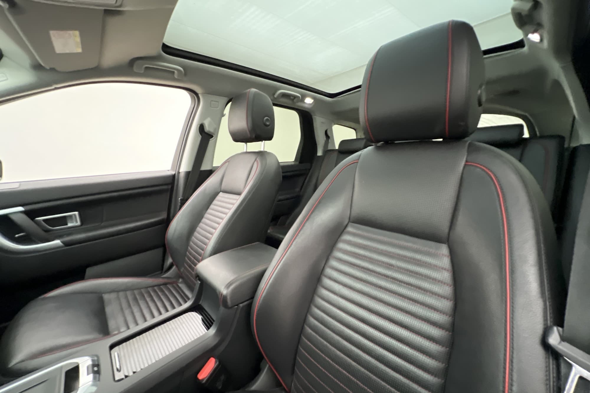 Land Rover Discovery Sport AWD Pano Meridian Skinn Kamera
