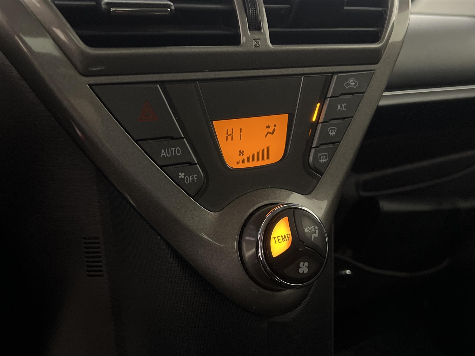 Toyota iQ 1.0 VVT-i  68hk Låg Skatt 0,44L/mil 