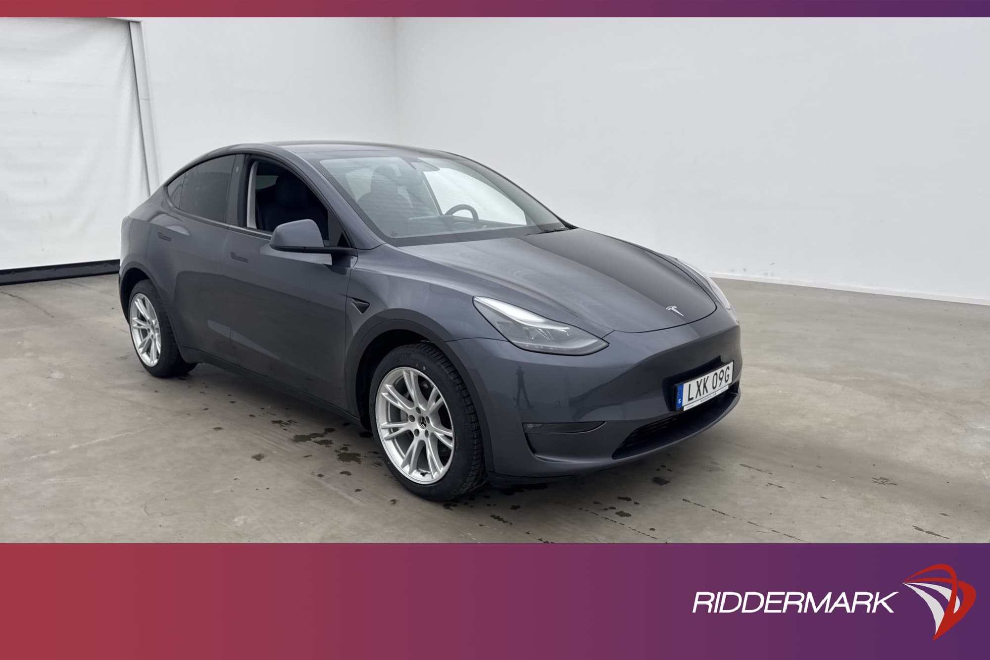 Tesla Model Y Long Range AWD Autopilot Pano Svensksåld MOMS