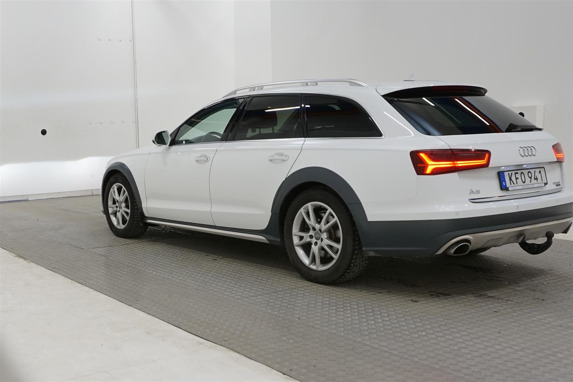 Audi A6 Allroad 3.0 TDI V6 218hk Q  Drag Halvskinn 0,56L/mil