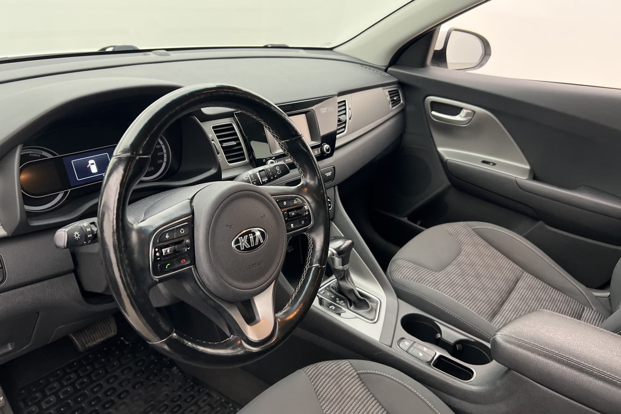 Kia Niro Hybrid 141hk Advance Värmare Rattvärme Adaptiv-Fart