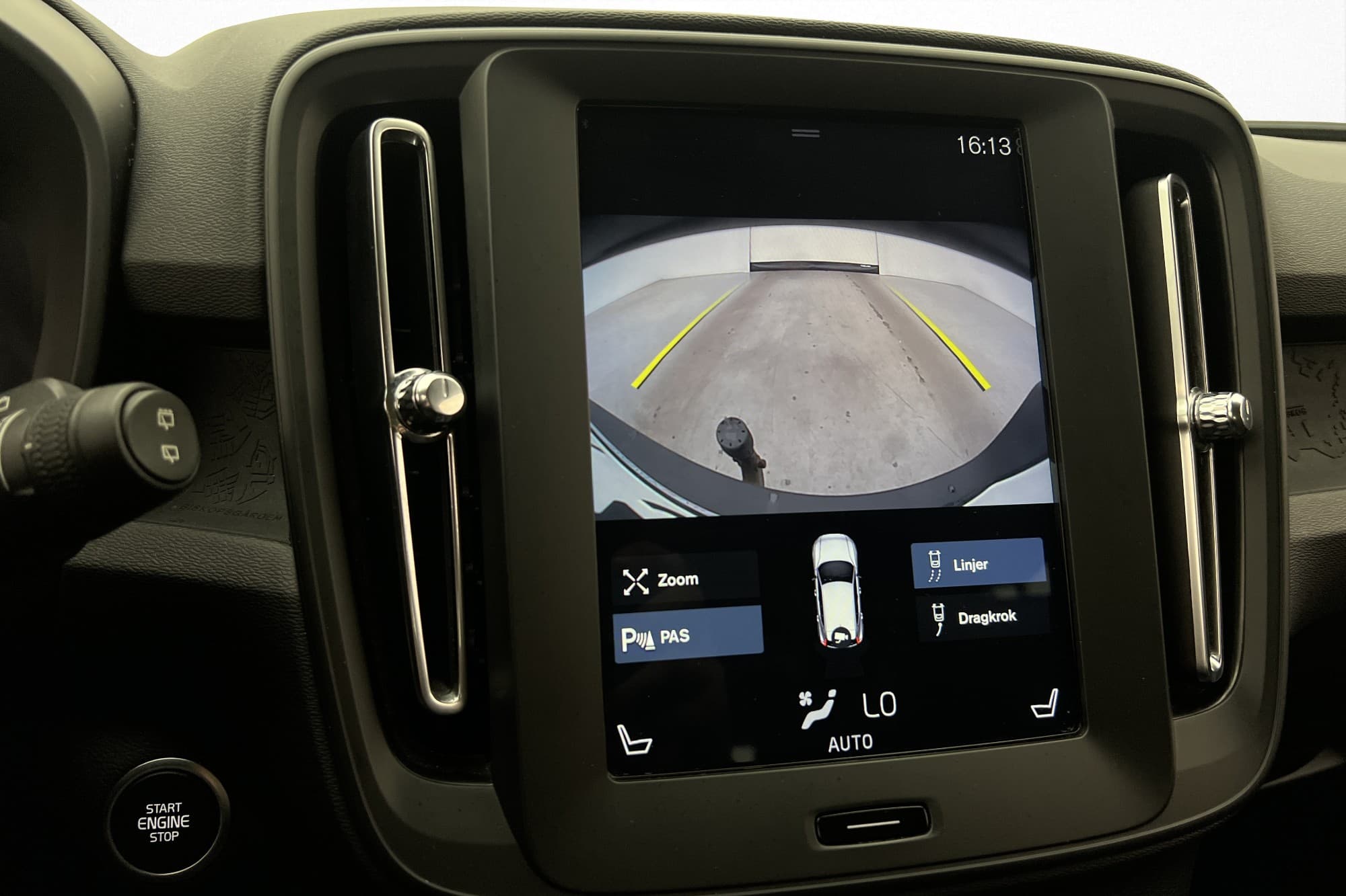 Volvo XC40 D3 150hk Kinetic VOC Värmare Kamera Dragkrok