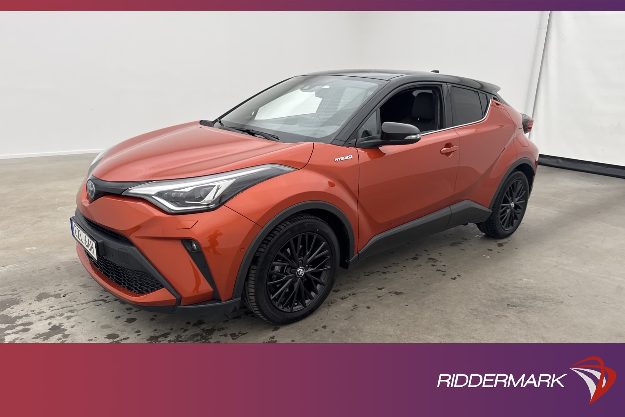 Toyota C-HR Hybrid Launch Edition Värmare JBL Kamera Drag