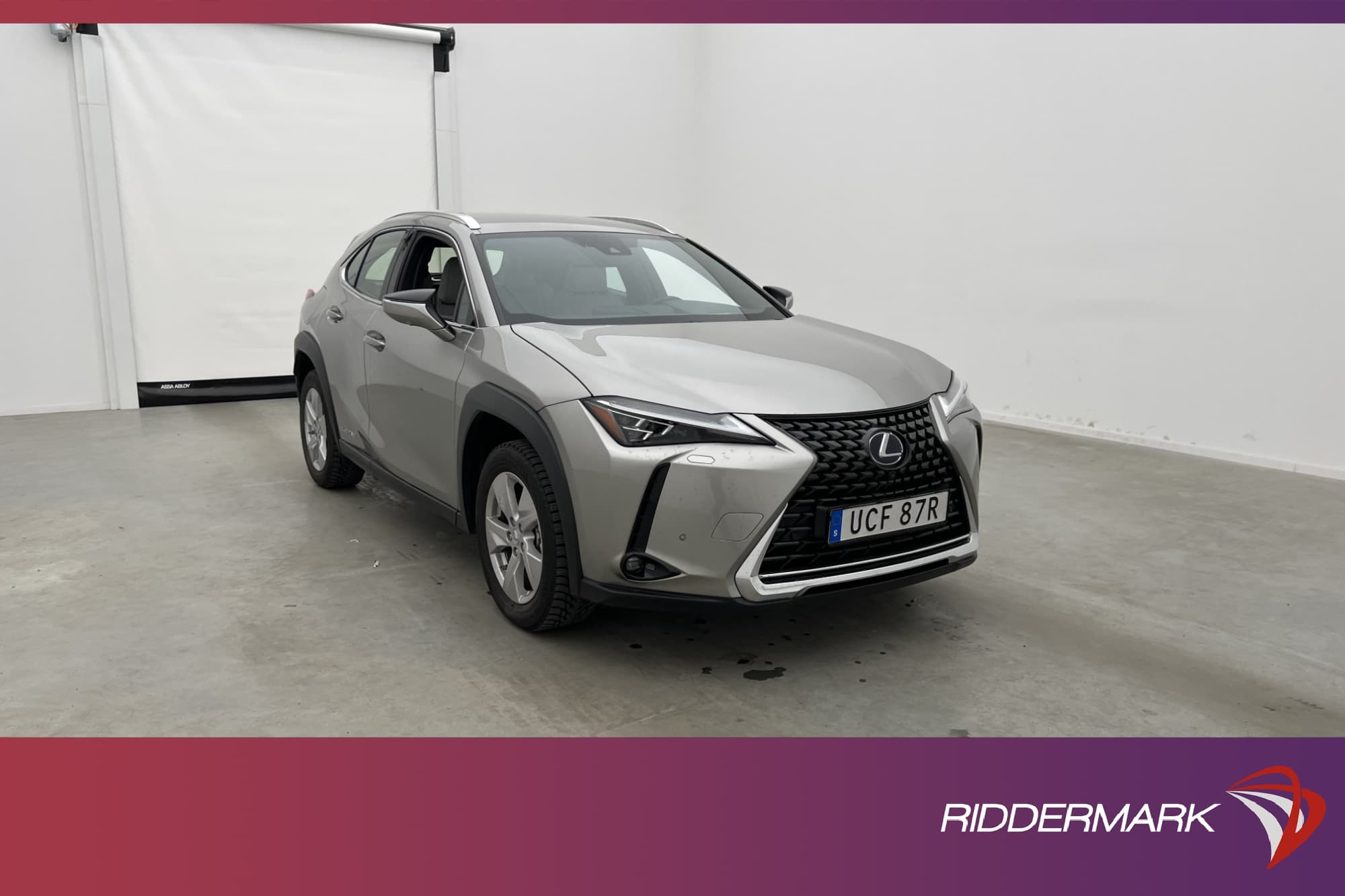 Lexus UX 300e 204hk