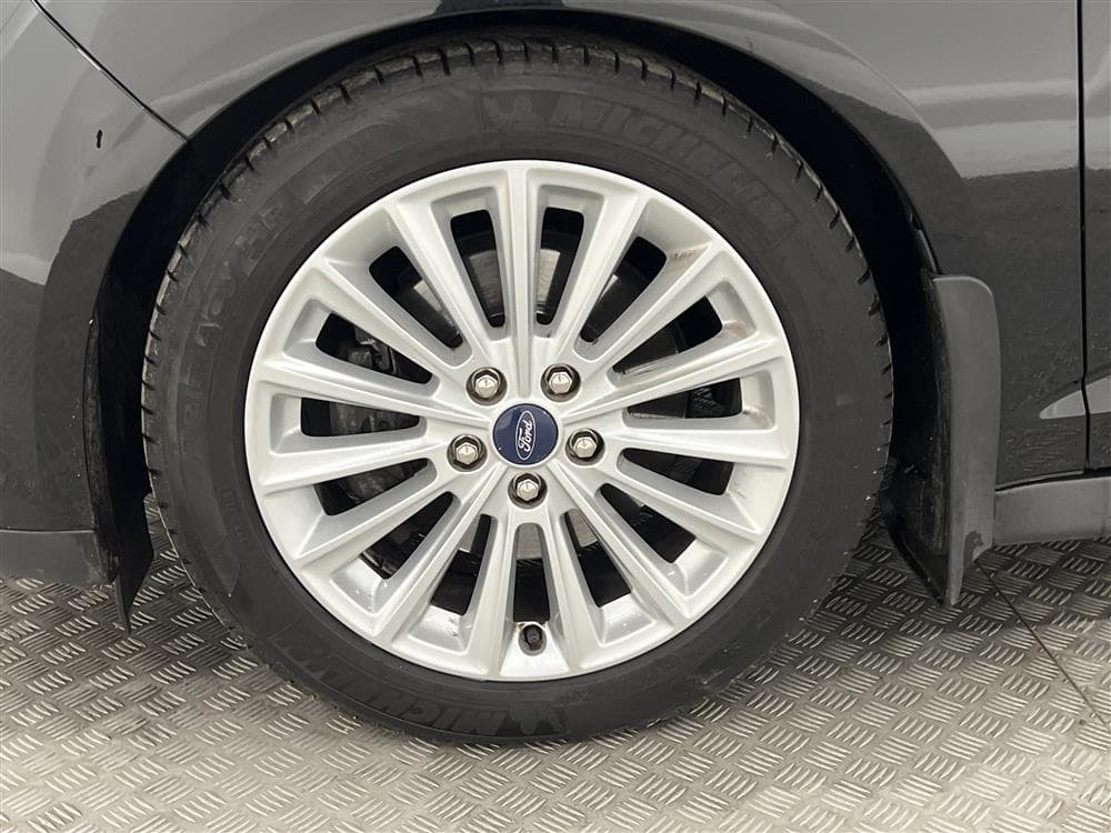 Ford C-Max 1.5 EcoBoost 150hk Backkamera Nyservad Drag