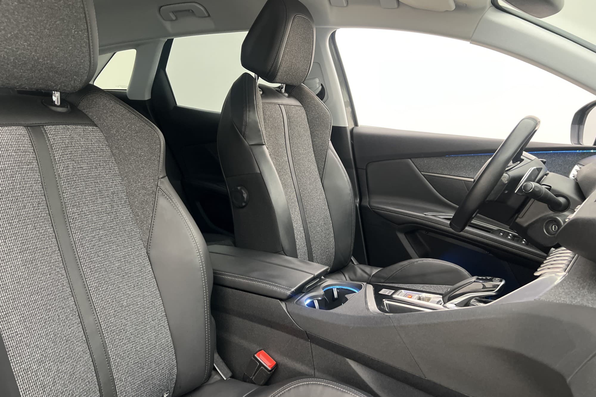 Peugeot 3008 1.2 130hk Allure P-Sensorer Halvskinn Ambient