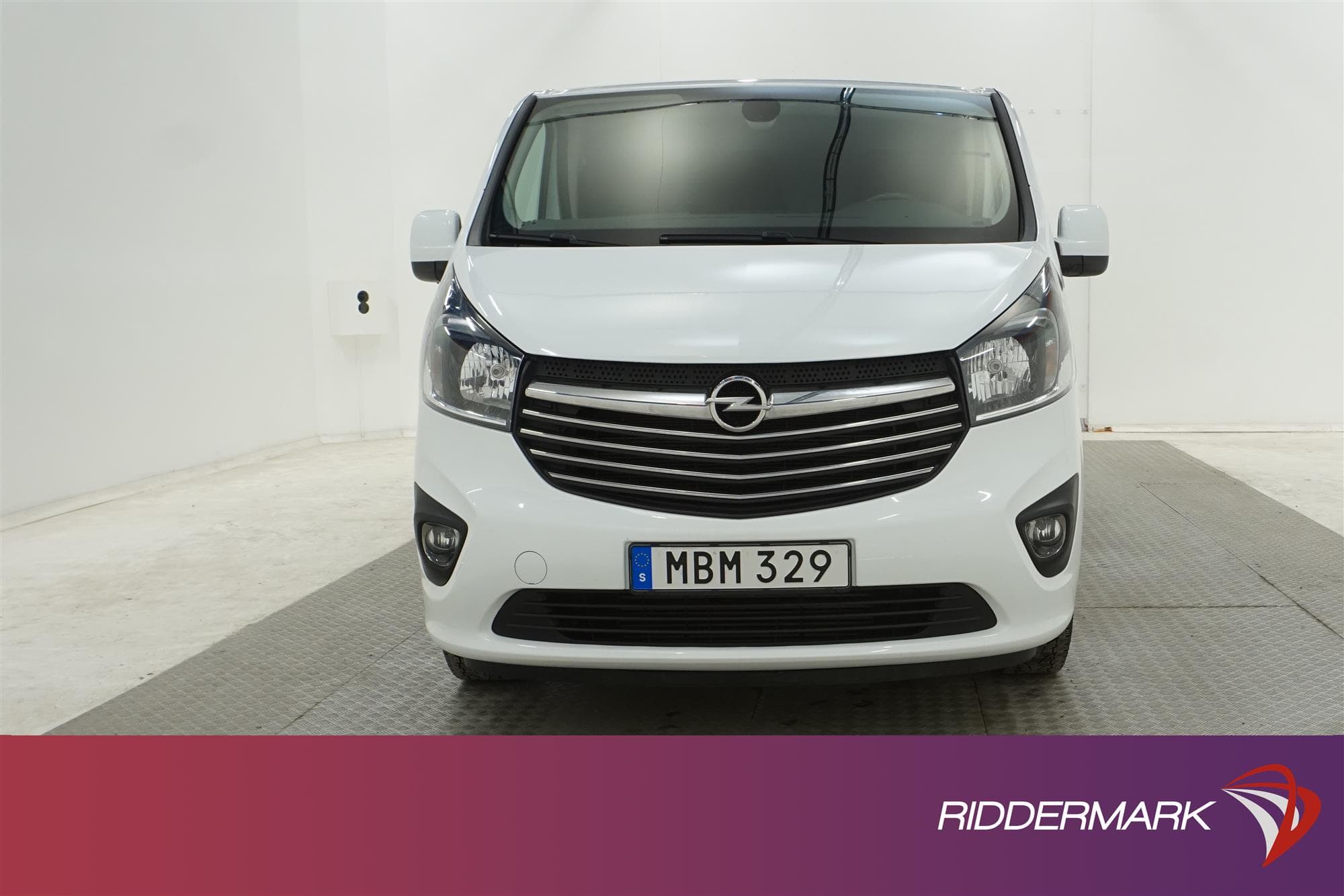 Opel Vivaro 1.6CDTI Navi Dragkrok Lång Navi Värmare Moms