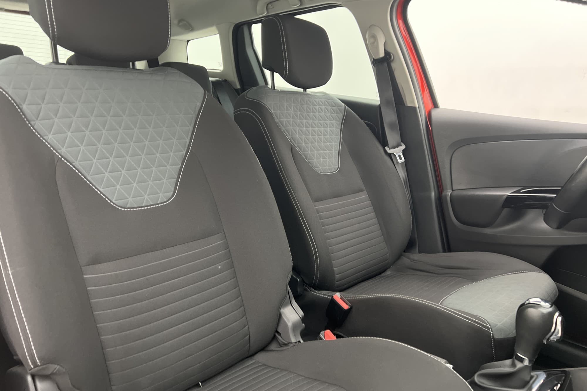 Renault Clio Sport Tourer 120hk Navi Farthållare Bluetooth